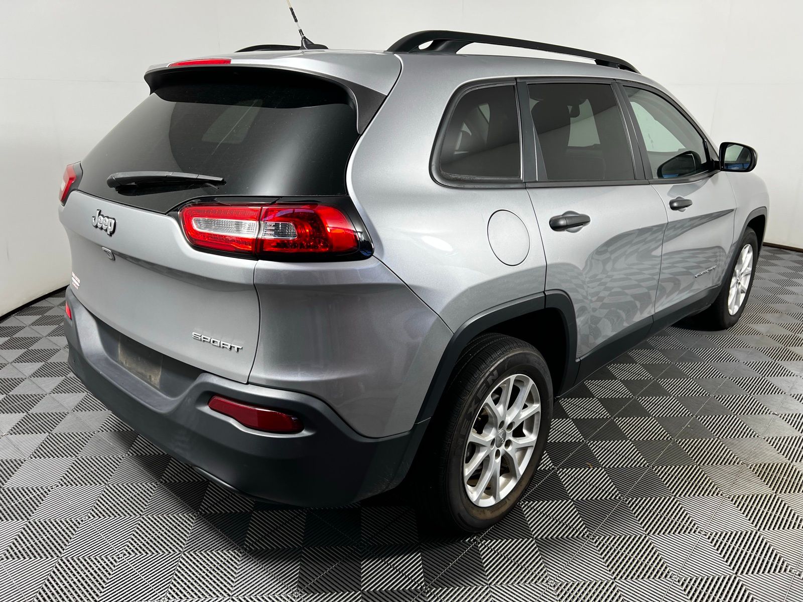 2017 Jeep Cherokee Sport 5