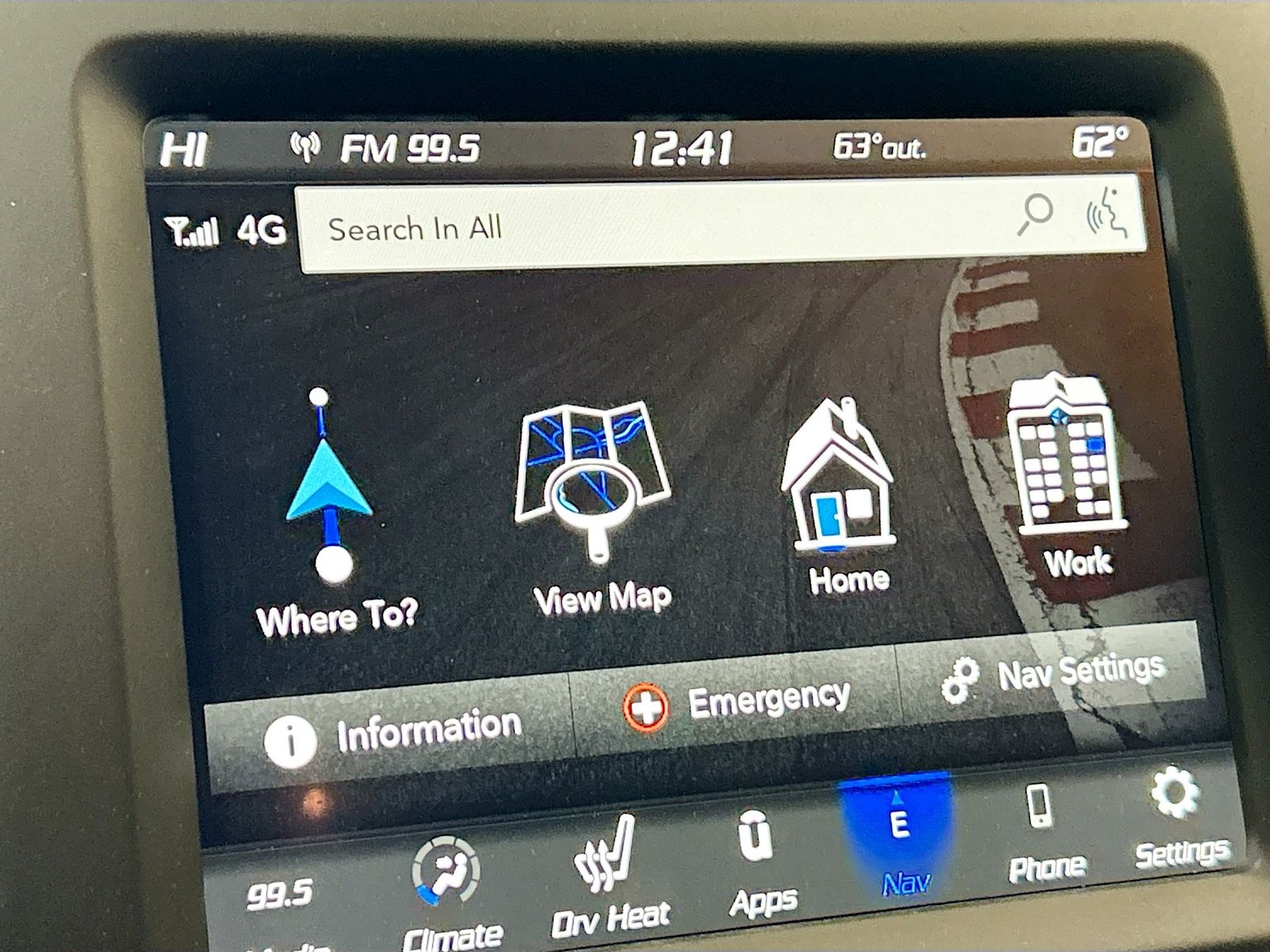 Used 2023 Gray Jeep Altitude image 13