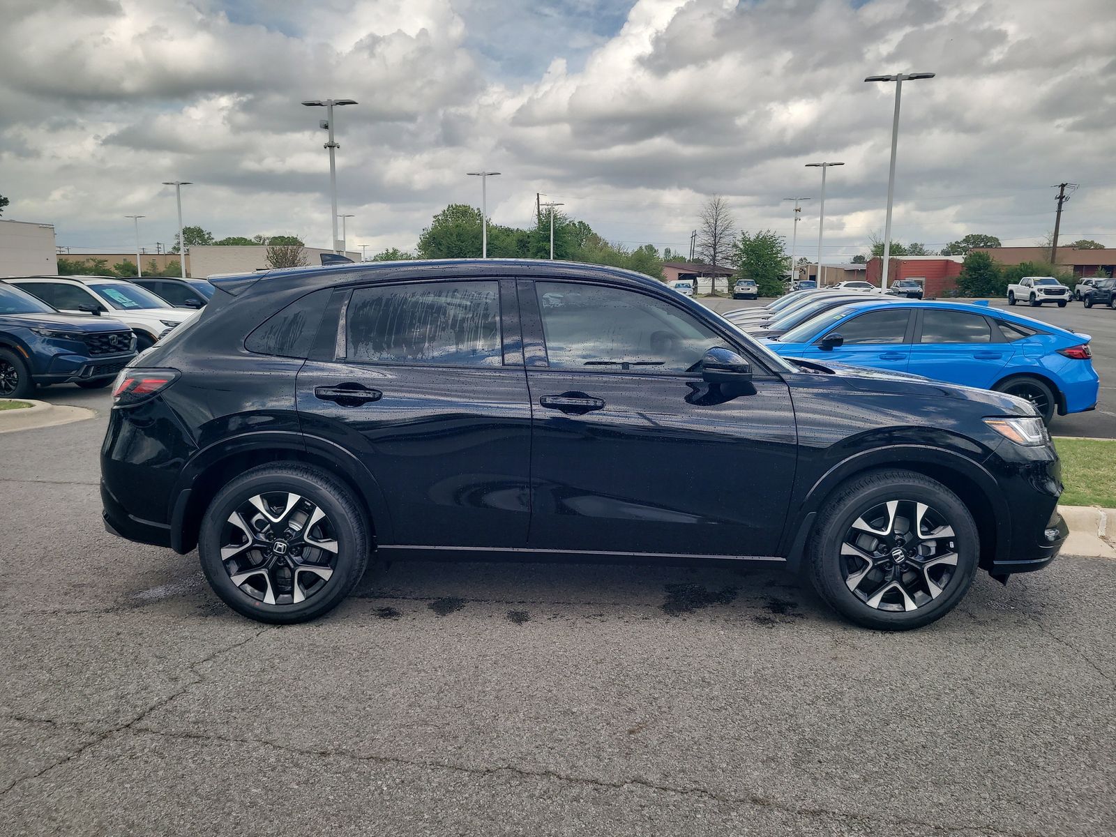 View vehicle photo 2