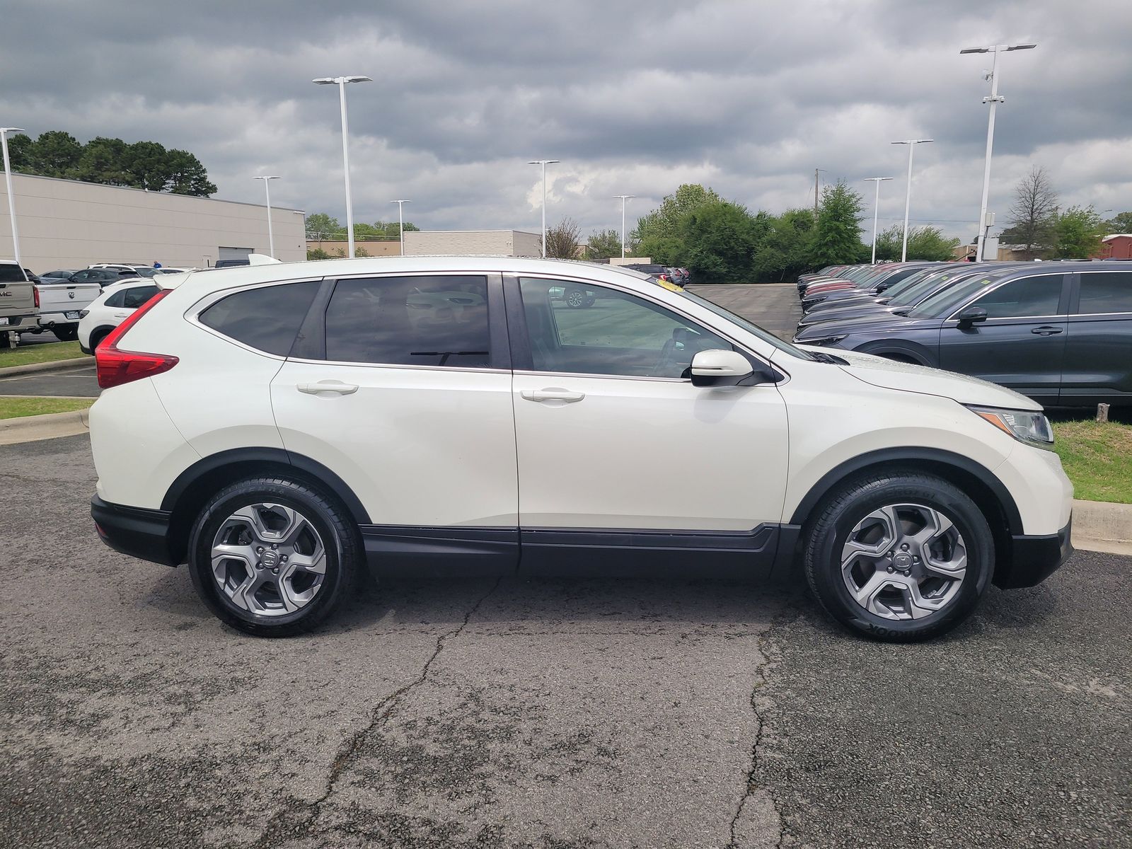 View vehicle photo 2