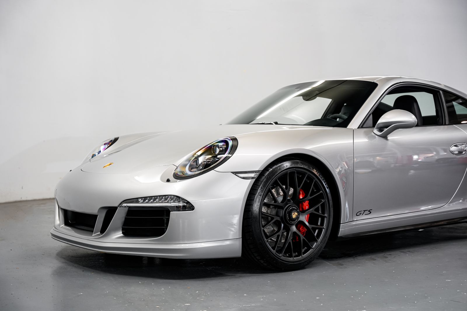 2015 Porsche 911 Carrera GTS — photo 32
