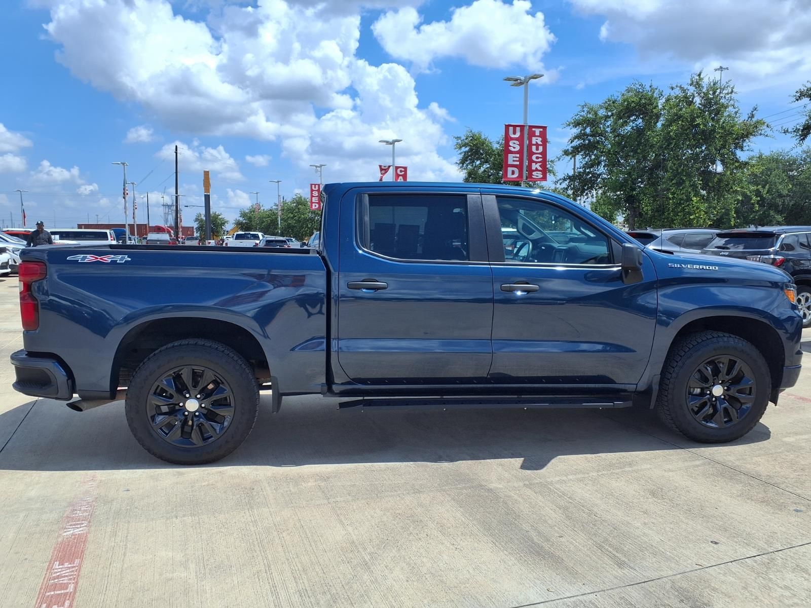 2023 Chevrolet Silverado 1500 Custom - 3