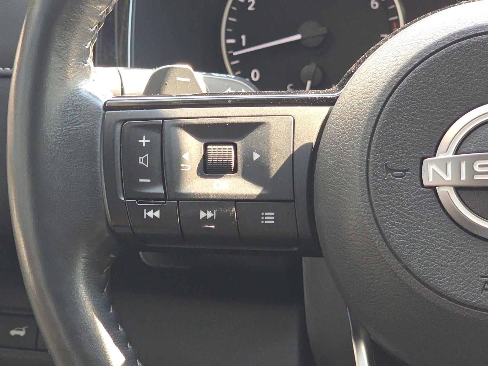 Used 2024 Black Nissan SL image 30