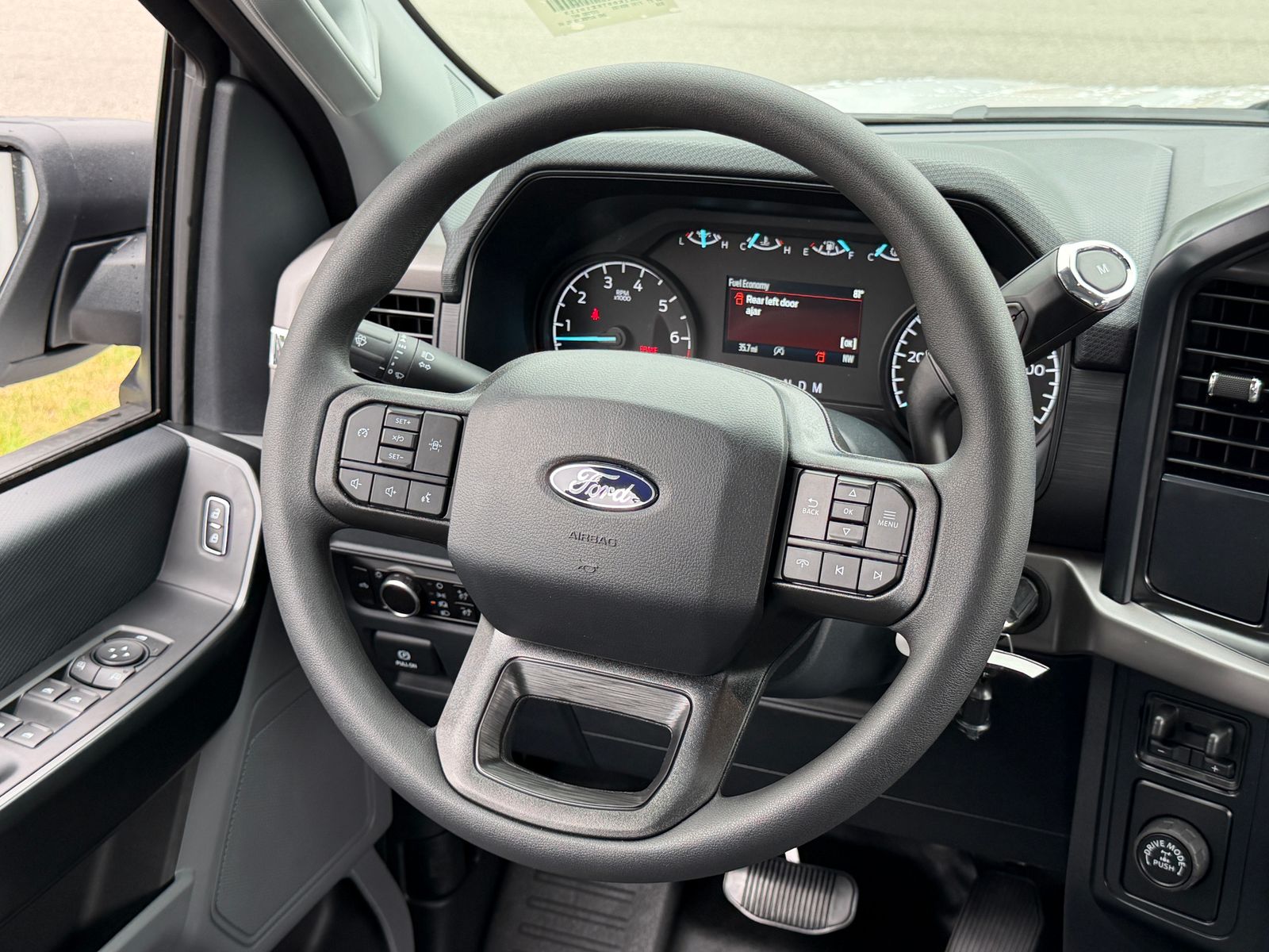 New 2026 Oxford White Ford XL image 18
