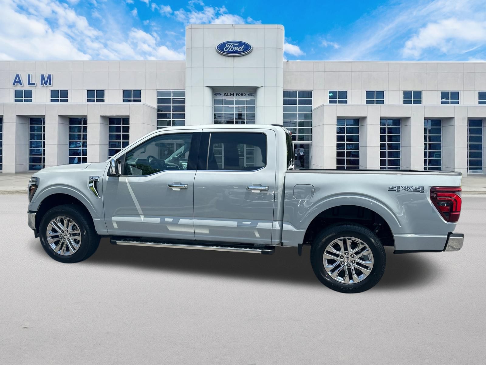 New 2026 Avalanche Ford Lariat® image 9