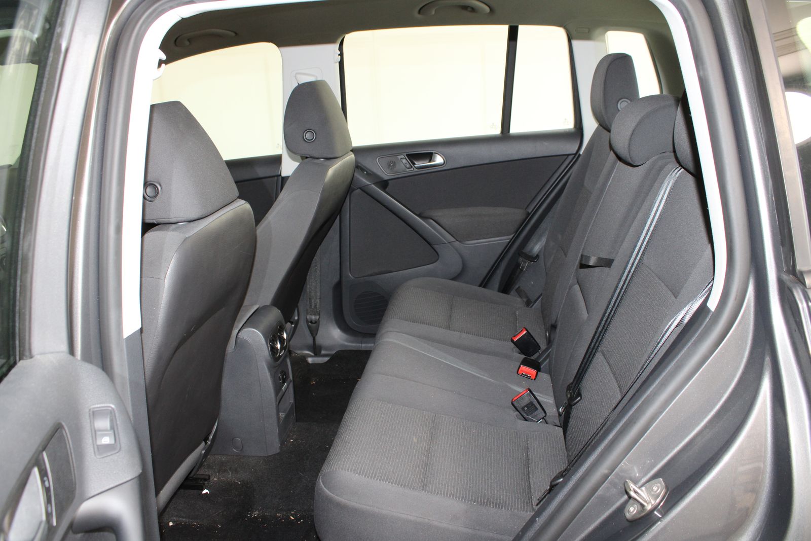 Used 2015 Gray Volkswagen S image 38