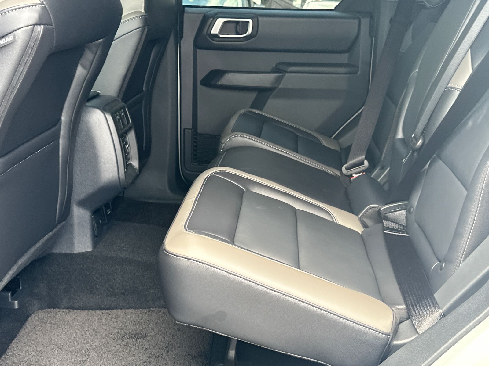 New 2026 Avalanche Gray Ford Outer Banks® image 21