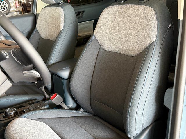 New 2025 Azure Gray Metallic Tri-Coat Ford XLT image 22