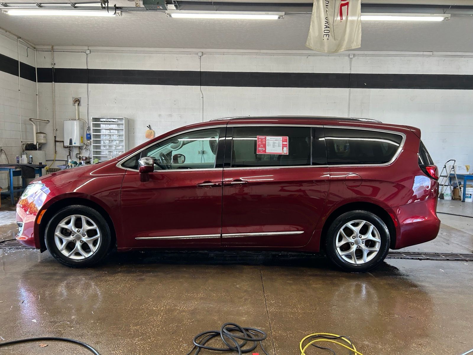 View vehicle photo 2