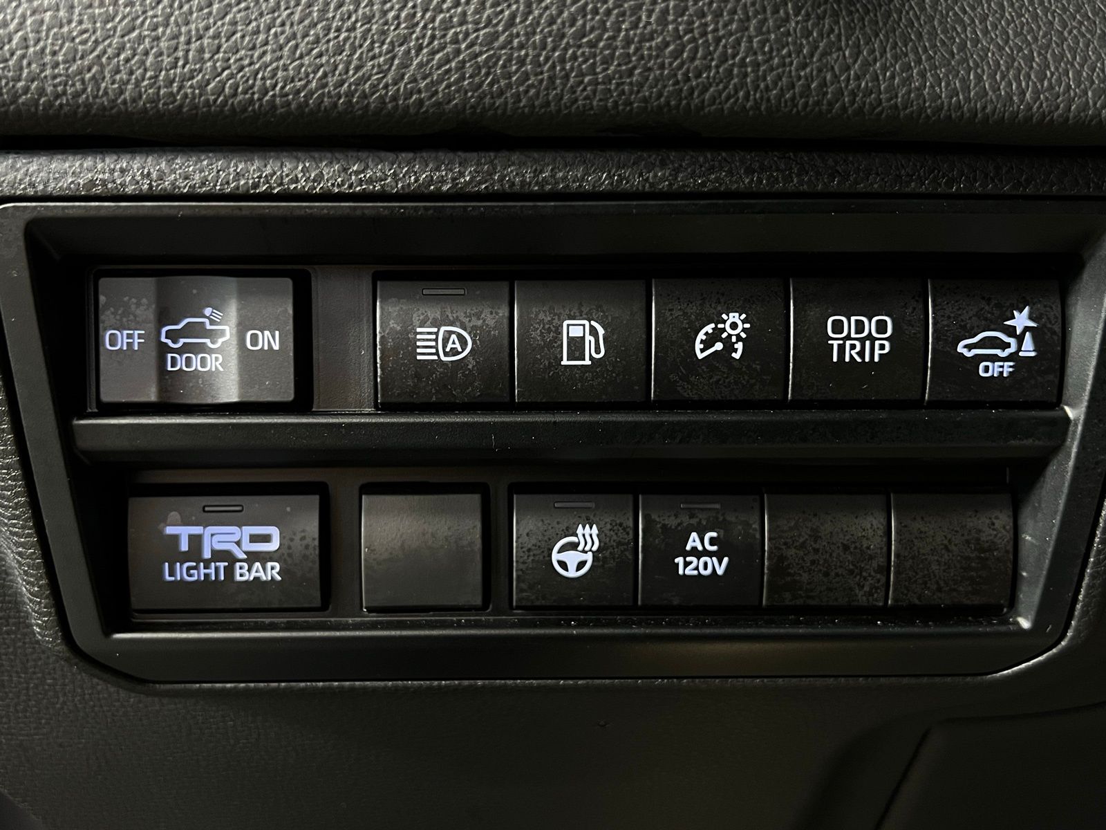 Thumbnail: 2023 Toyota Tundra - 25