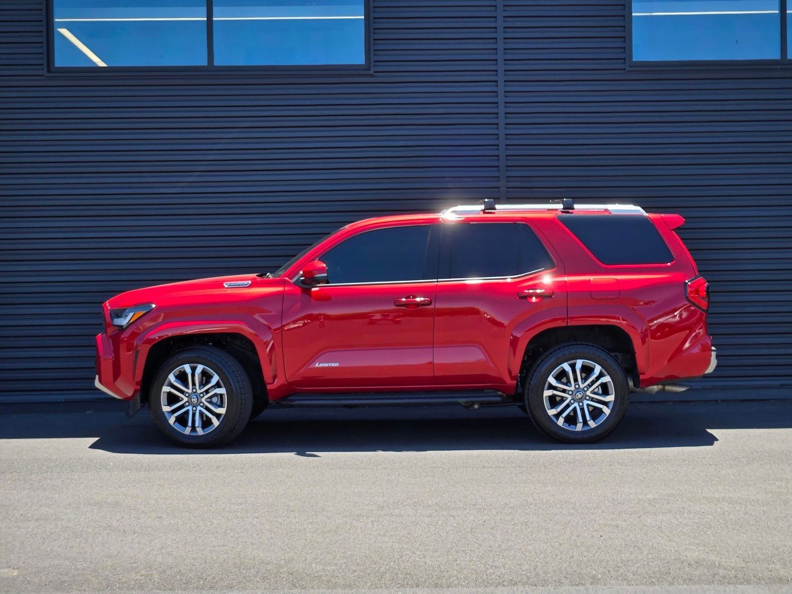 View vehicle photo 4