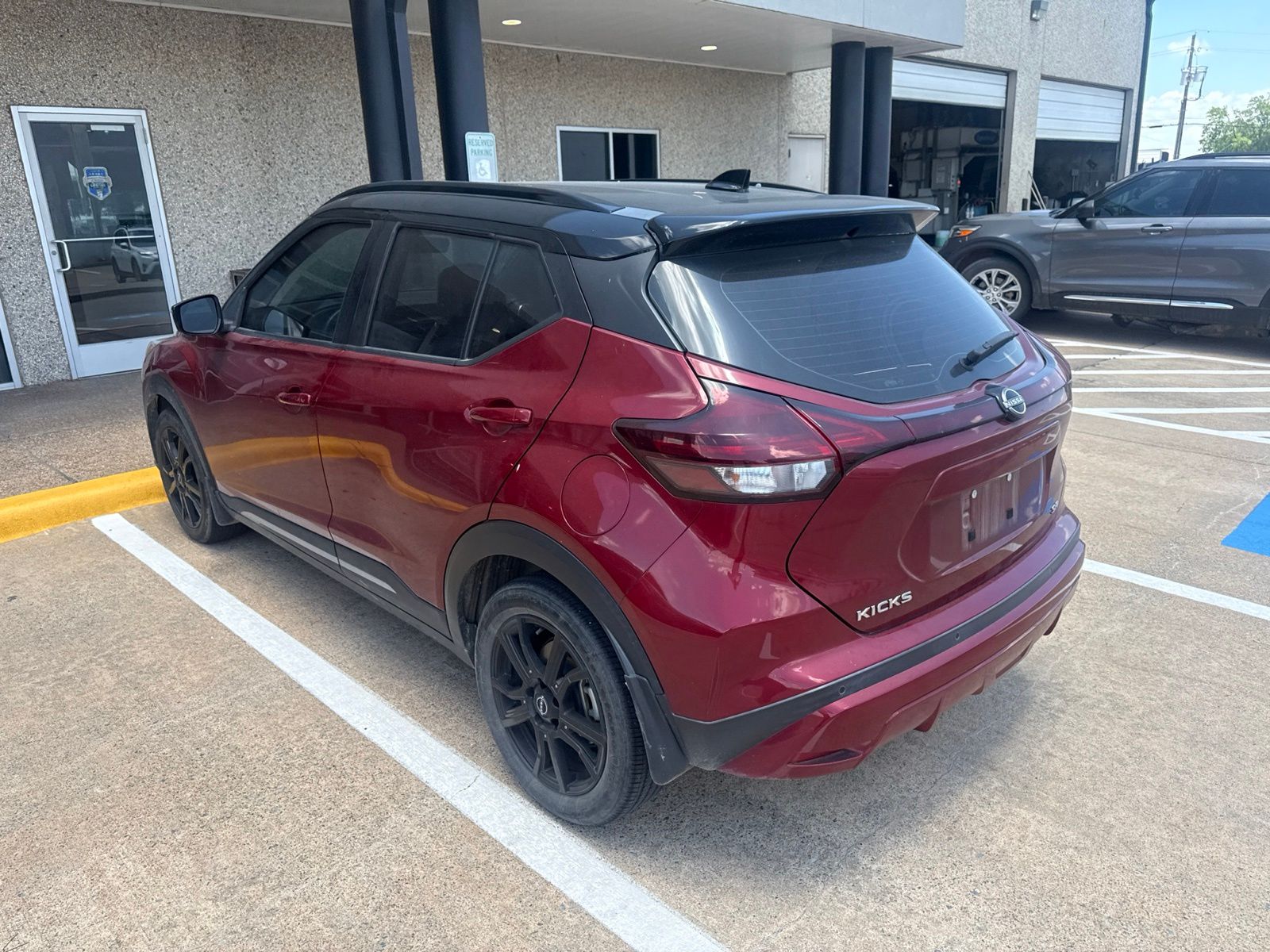 View vehicle photo 3