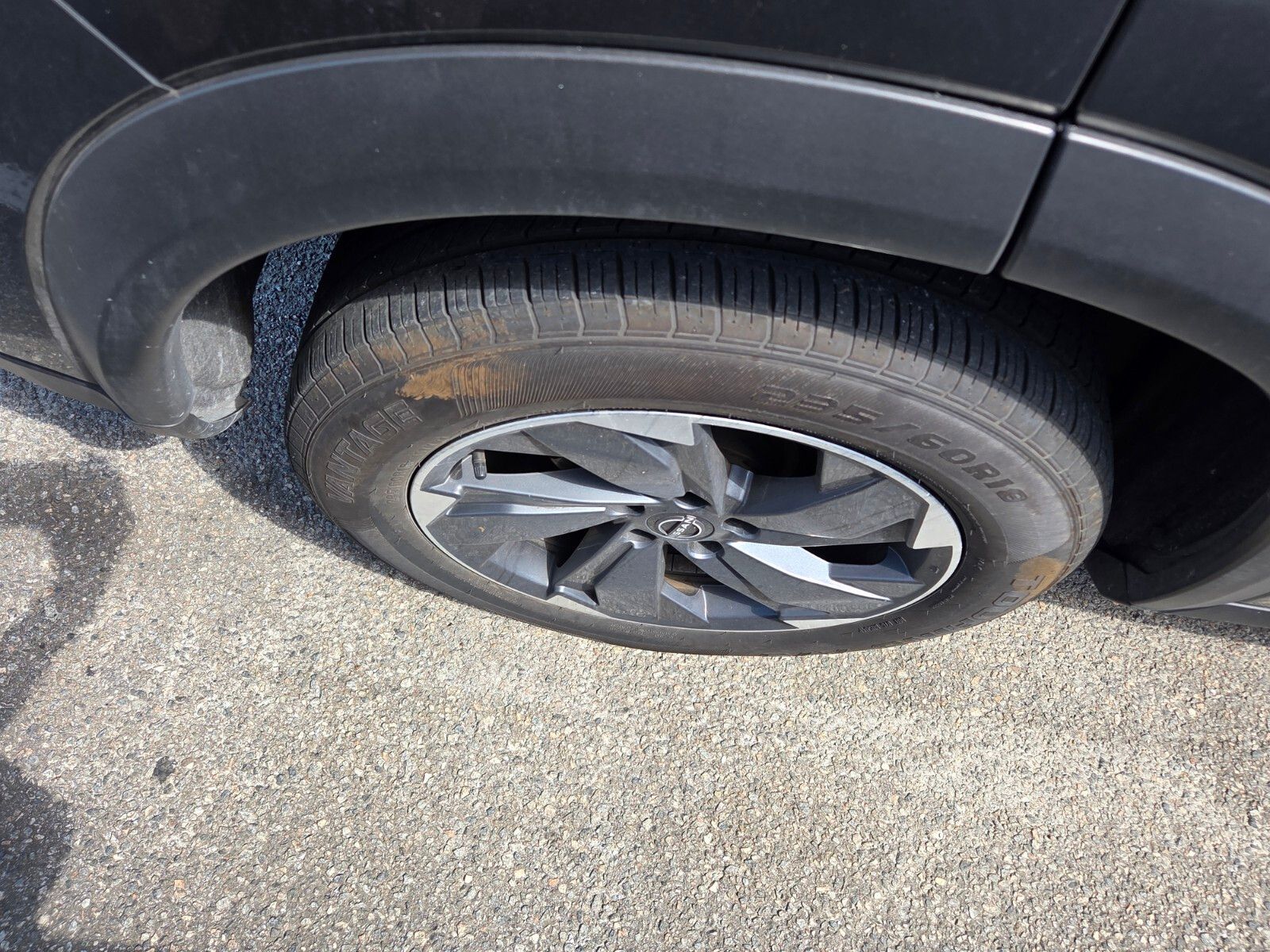 Used 2025 Gray Nissan SV image 10