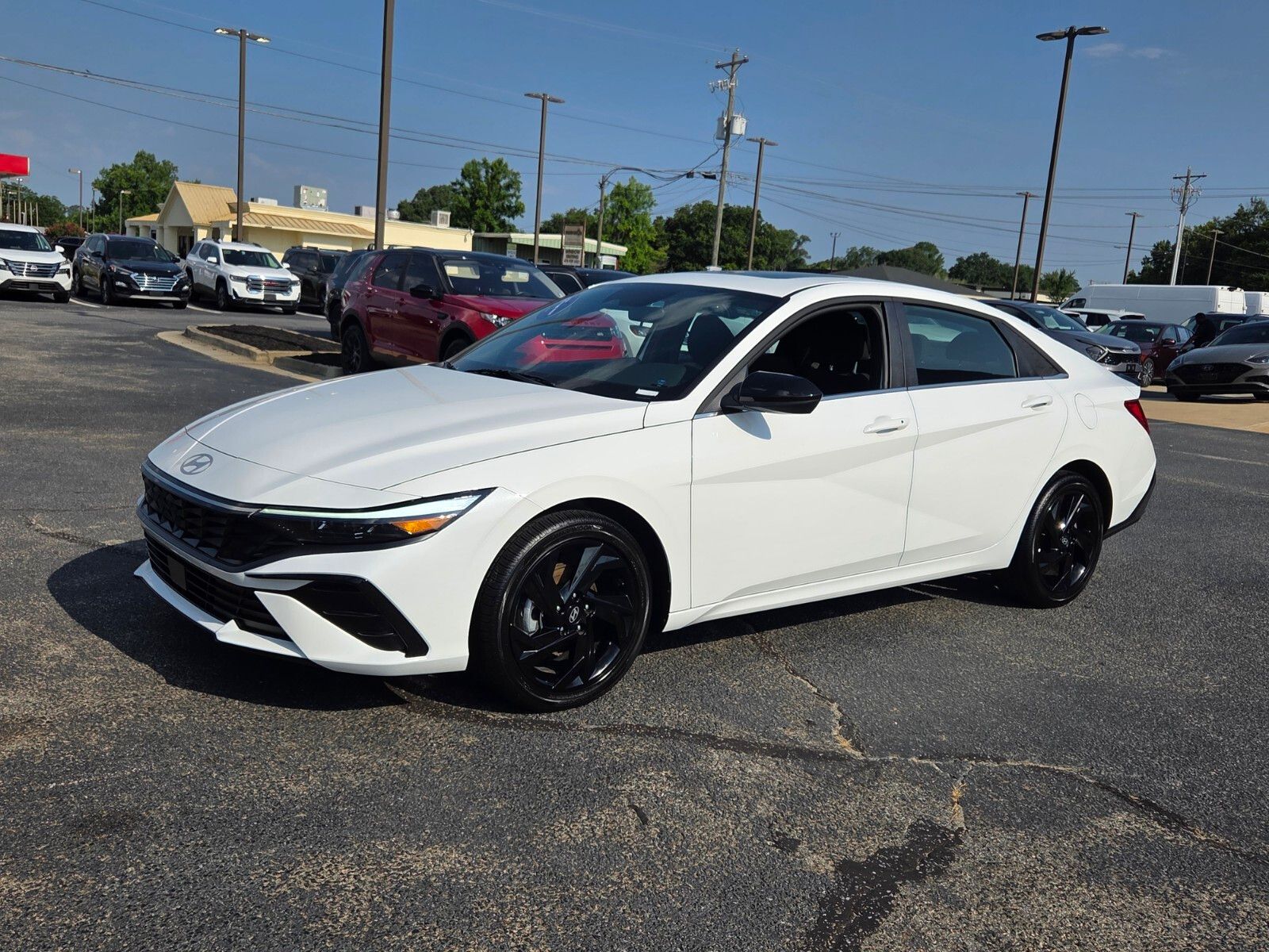 Used 2026 White Hyundai SEL Sport image 3