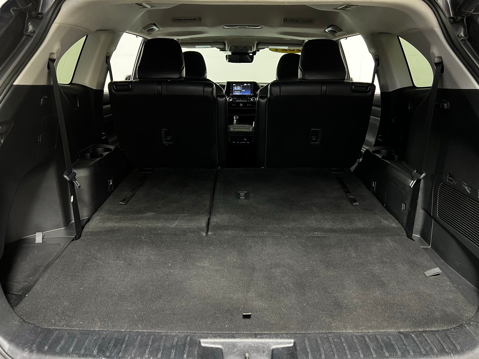 Thumbnail: 2021 Toyota Highlander - 27