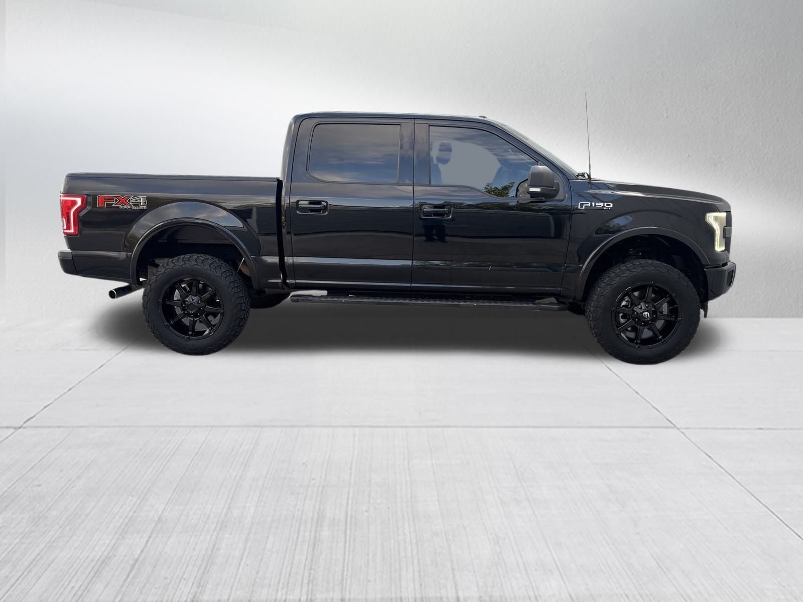 Used Car 2017 Ford F-150  Xlt For Sale Under $25,000 In Austin, Texas