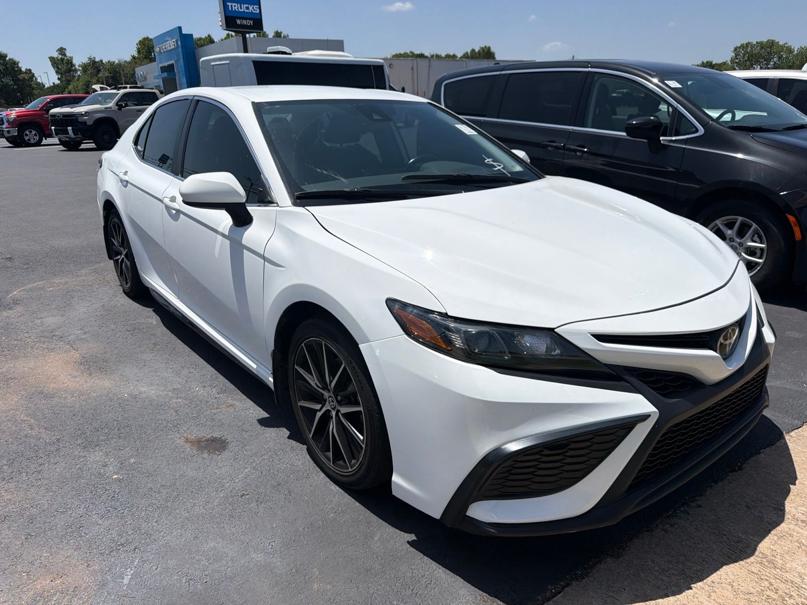 Super White 2021 Toyota Camry Sedan Front-Wheel Drive 8-Speed Automatic