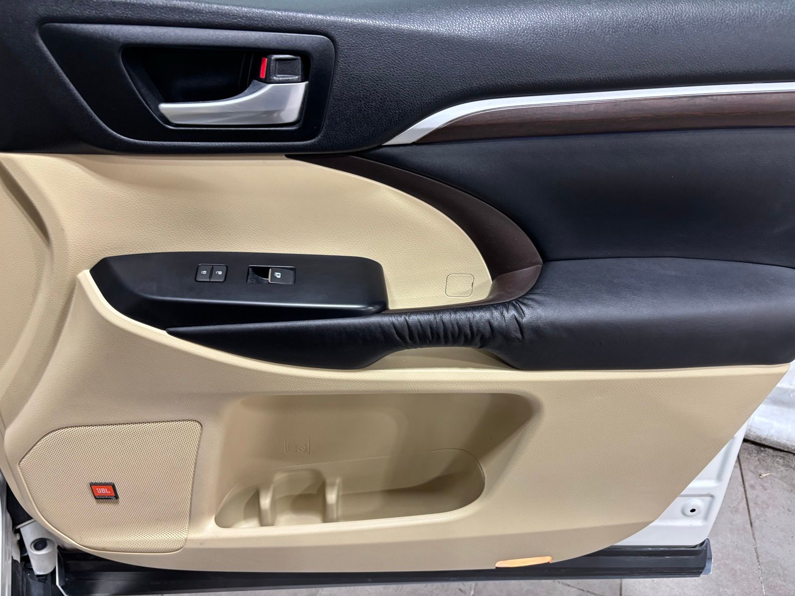 Used Car 2016 Toyota Highlander  For Sale Under $20,000 In Austin, Texas