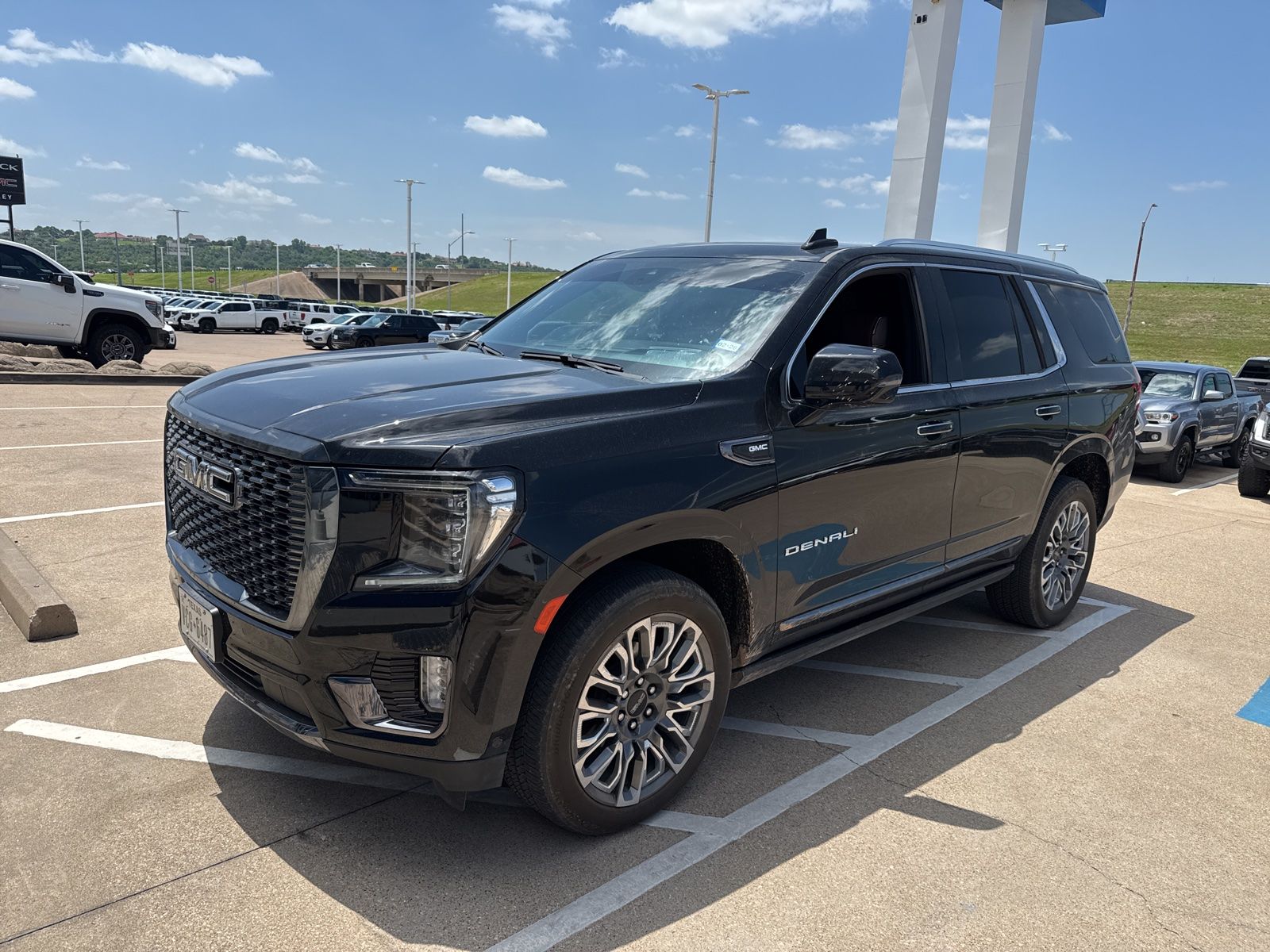 Onyx Black 2024 GMC Yukon Denali Ultimate 4WD SUV / Crossover Four-Wheel Drive