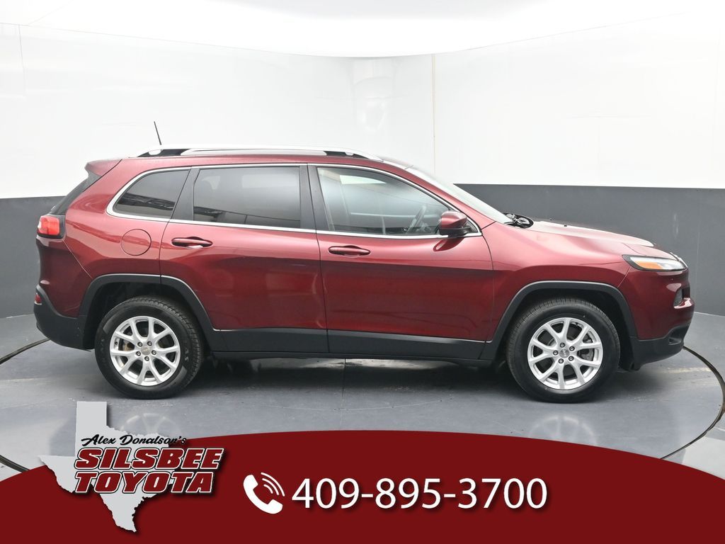 Used 2018 Jeep Cherokee Latitude with VIN 1C4PJLCB8JD605761 for sale in Silsbee, TX