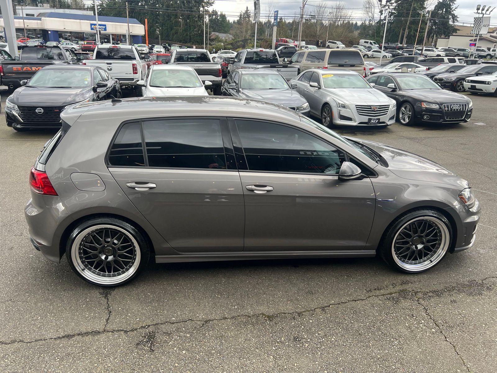 View vehicle photo 6