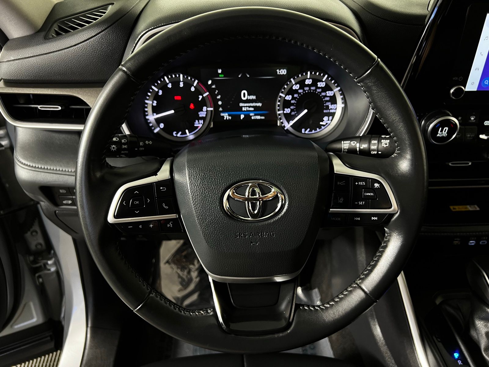 Thumbnail: 2024 Toyota Highlander - 15