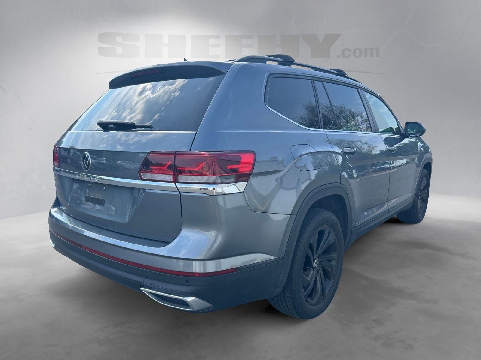 Used 2023 Gray Volkswagen 2.0T SE w/Technology image 12