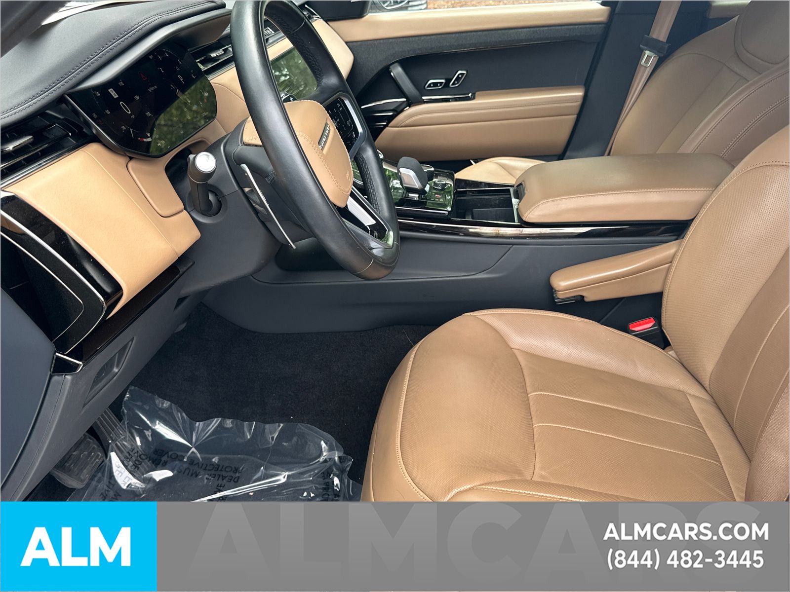 Used 2023 White Land Rover SE image 10