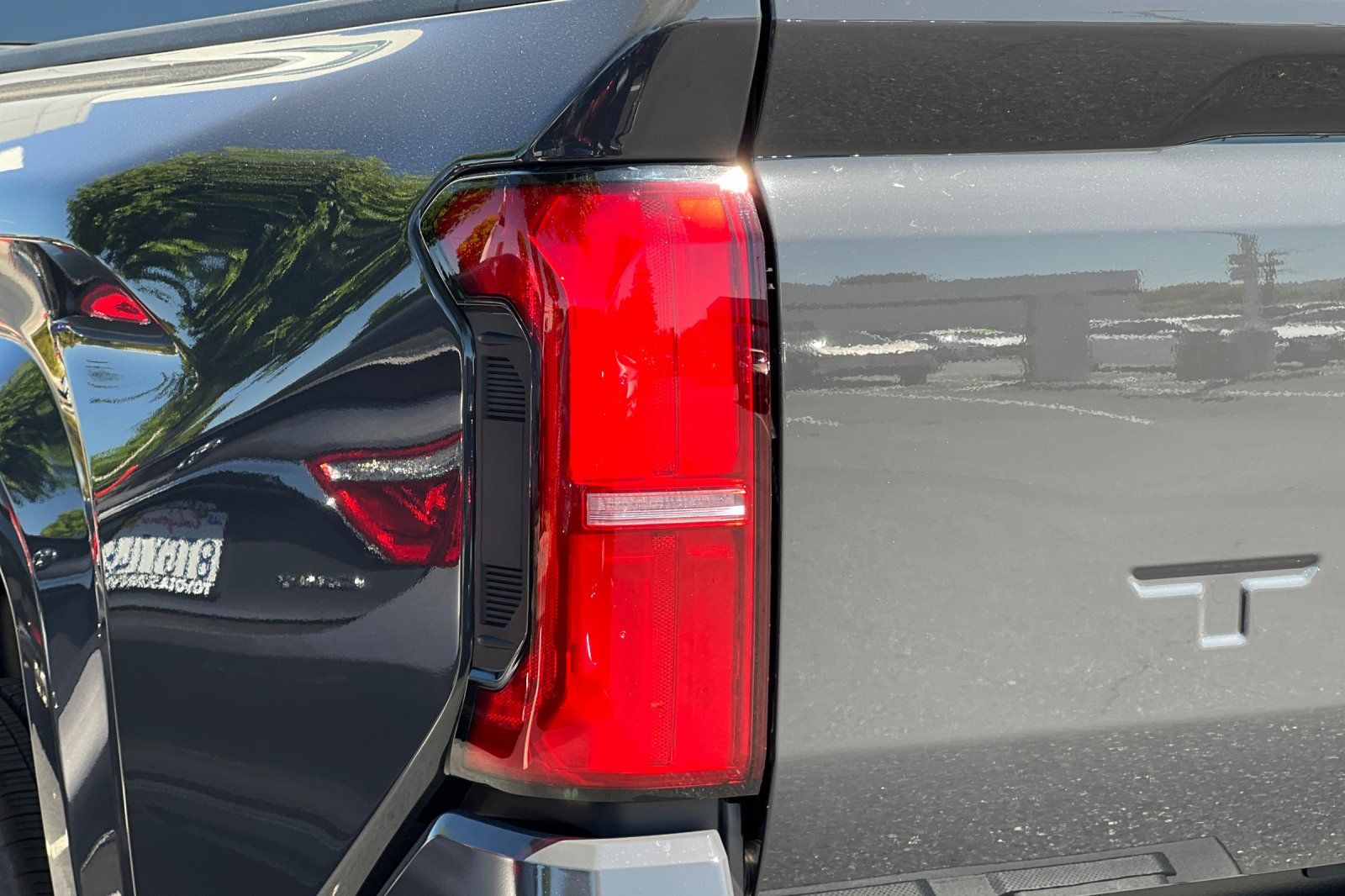 2025 Toyota Tacoma SR5 - Photo 31