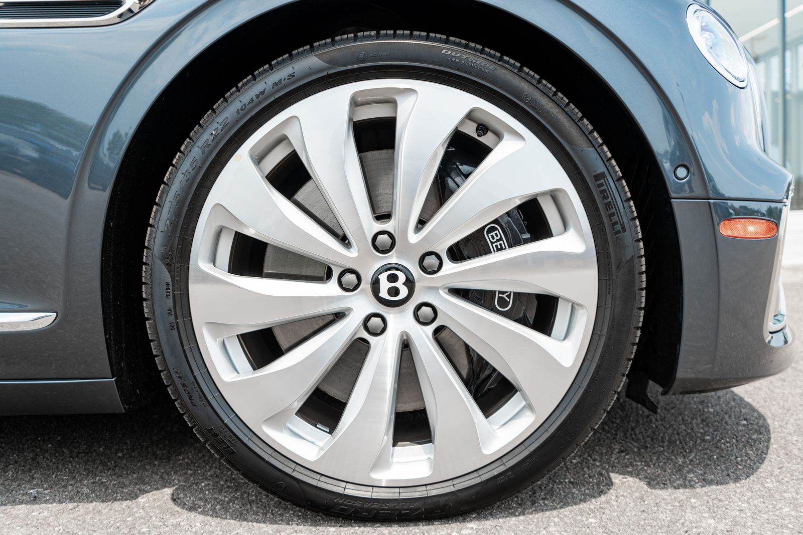 2026 Bentley Flying Spur - Photo 16