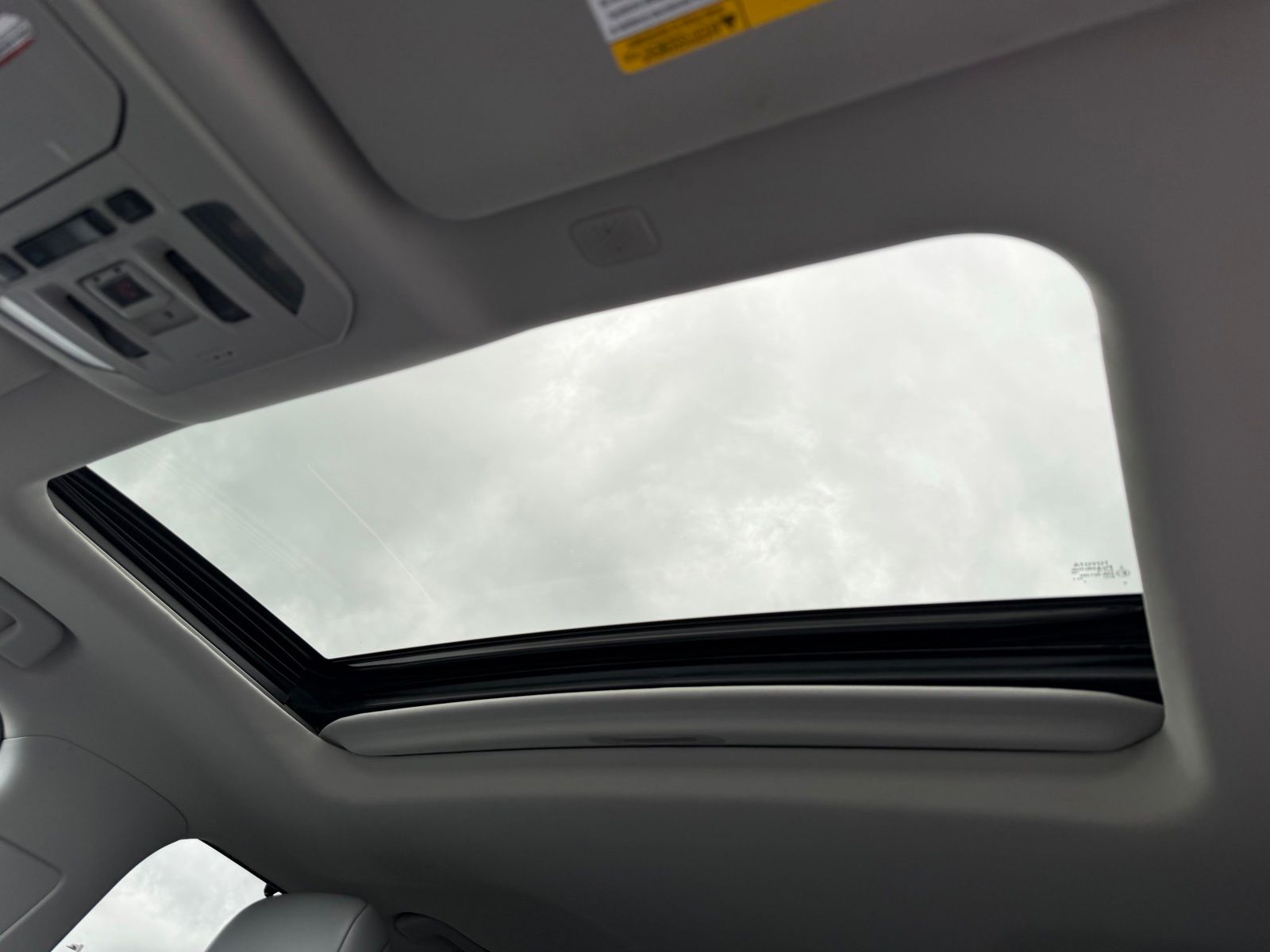 2021 Toyota Highlander image 24