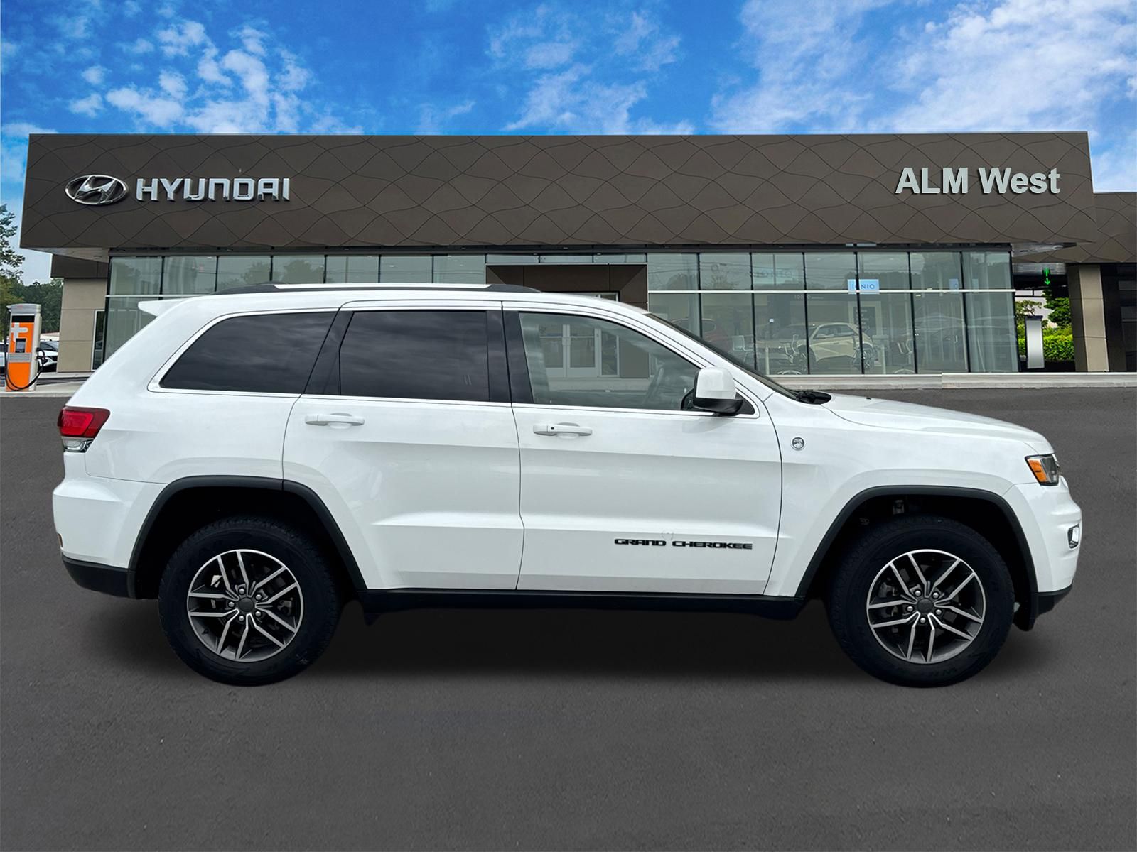 Used 2020 Bright White Clearcoat Jeep **UNDER MARKET** image 4