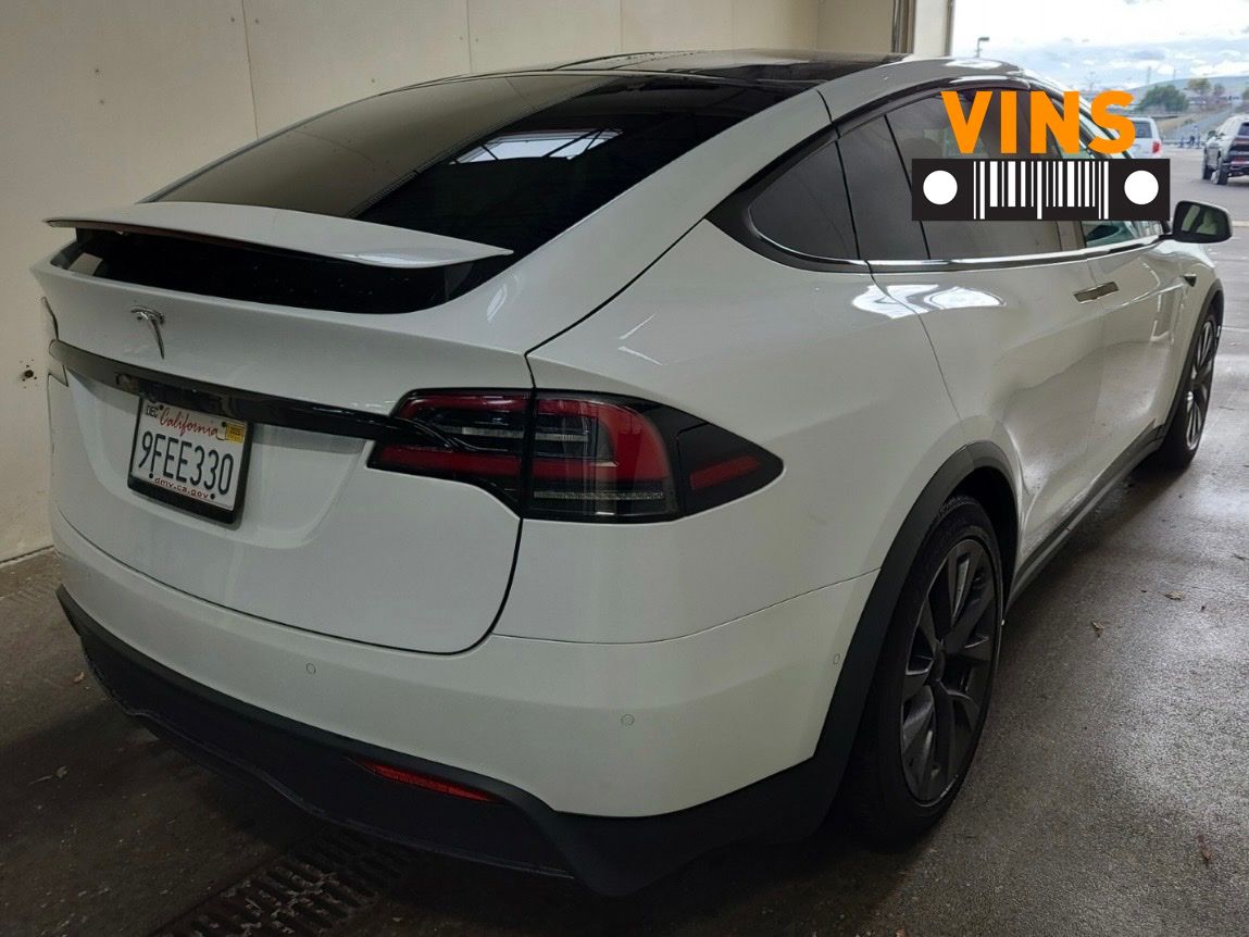 2023 Tesla Model X Standard's photo