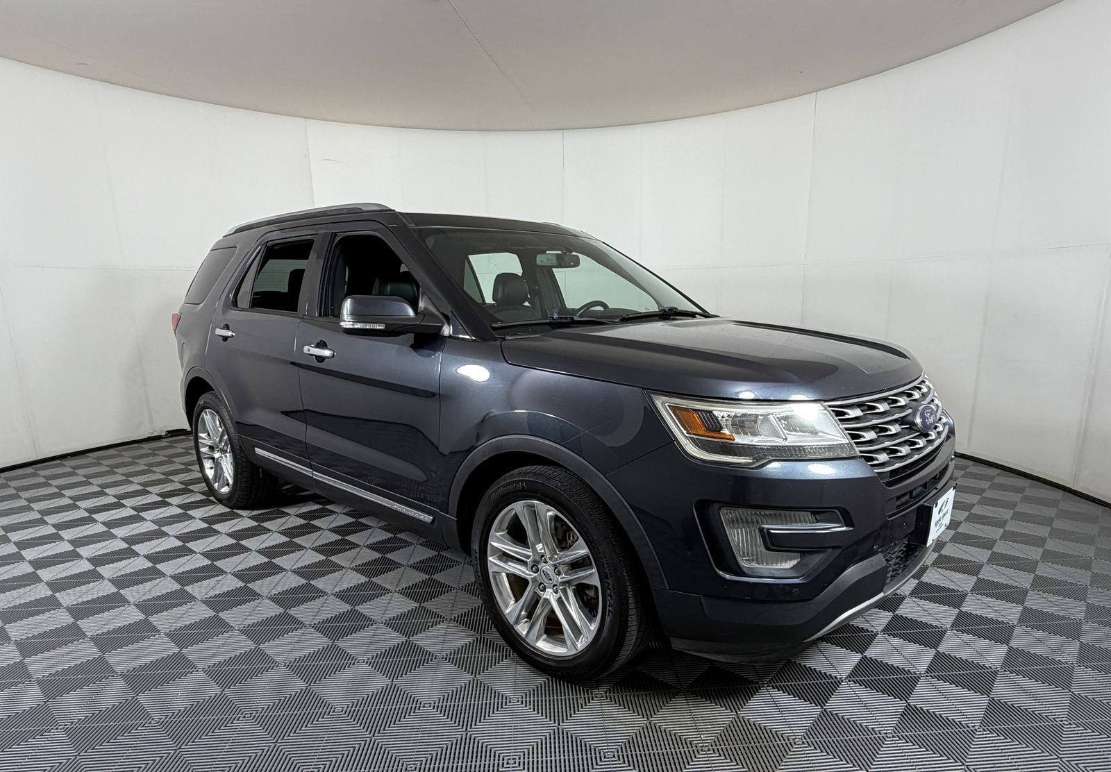  2017 Ford Explorer Limited   