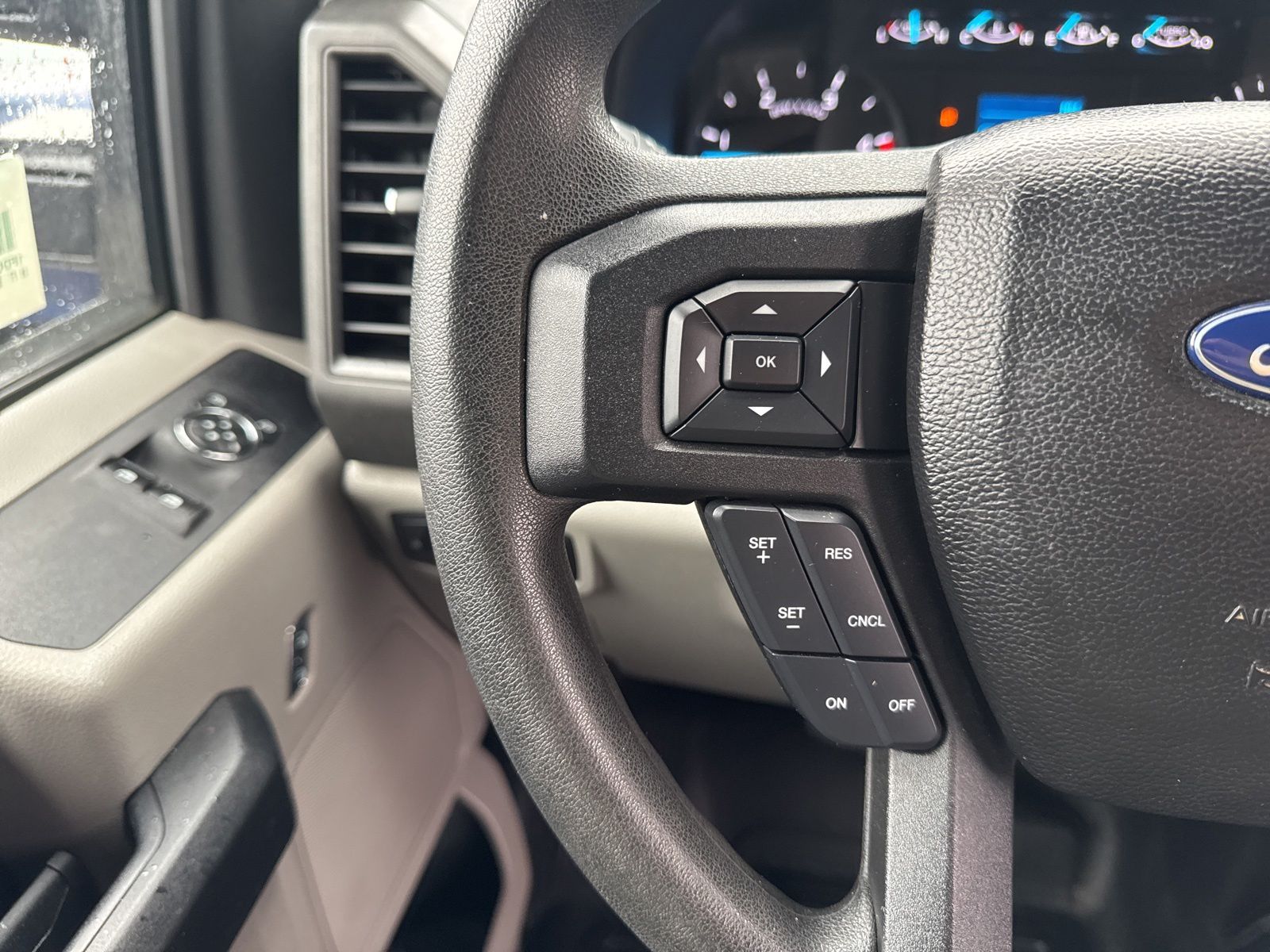 Used 2018 Oxford White Ford XL image 17