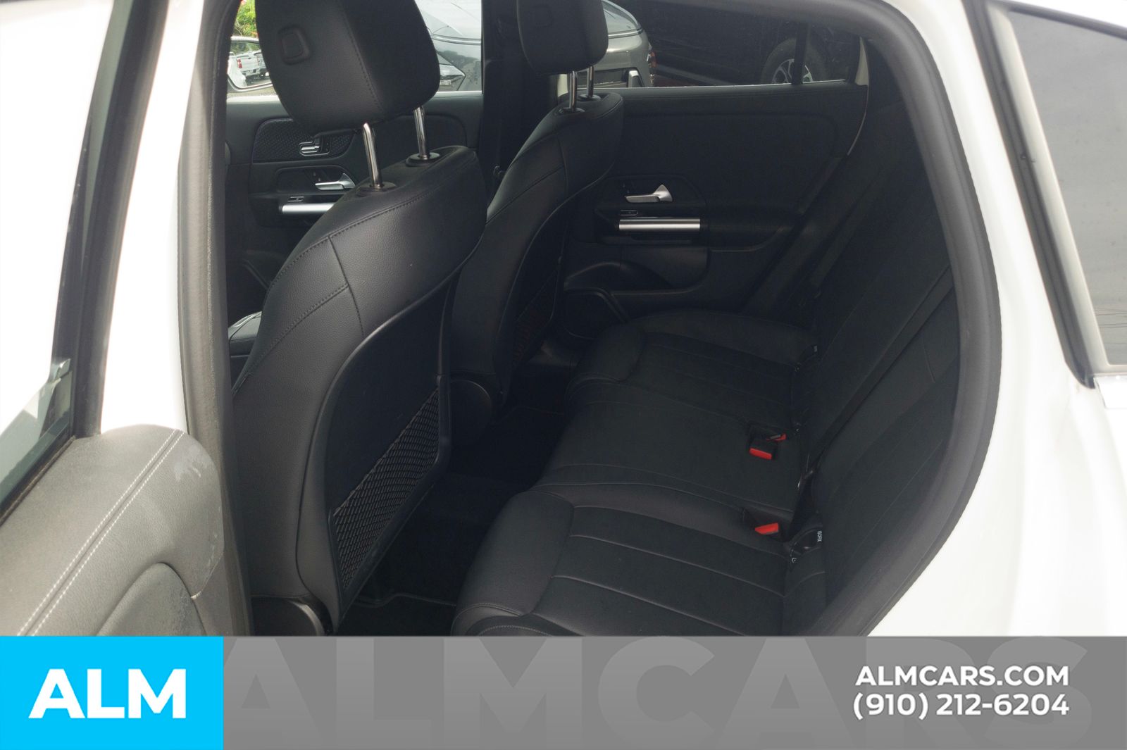 Used 2025 Polar White Mercedes-Benz GLA 250 image 18