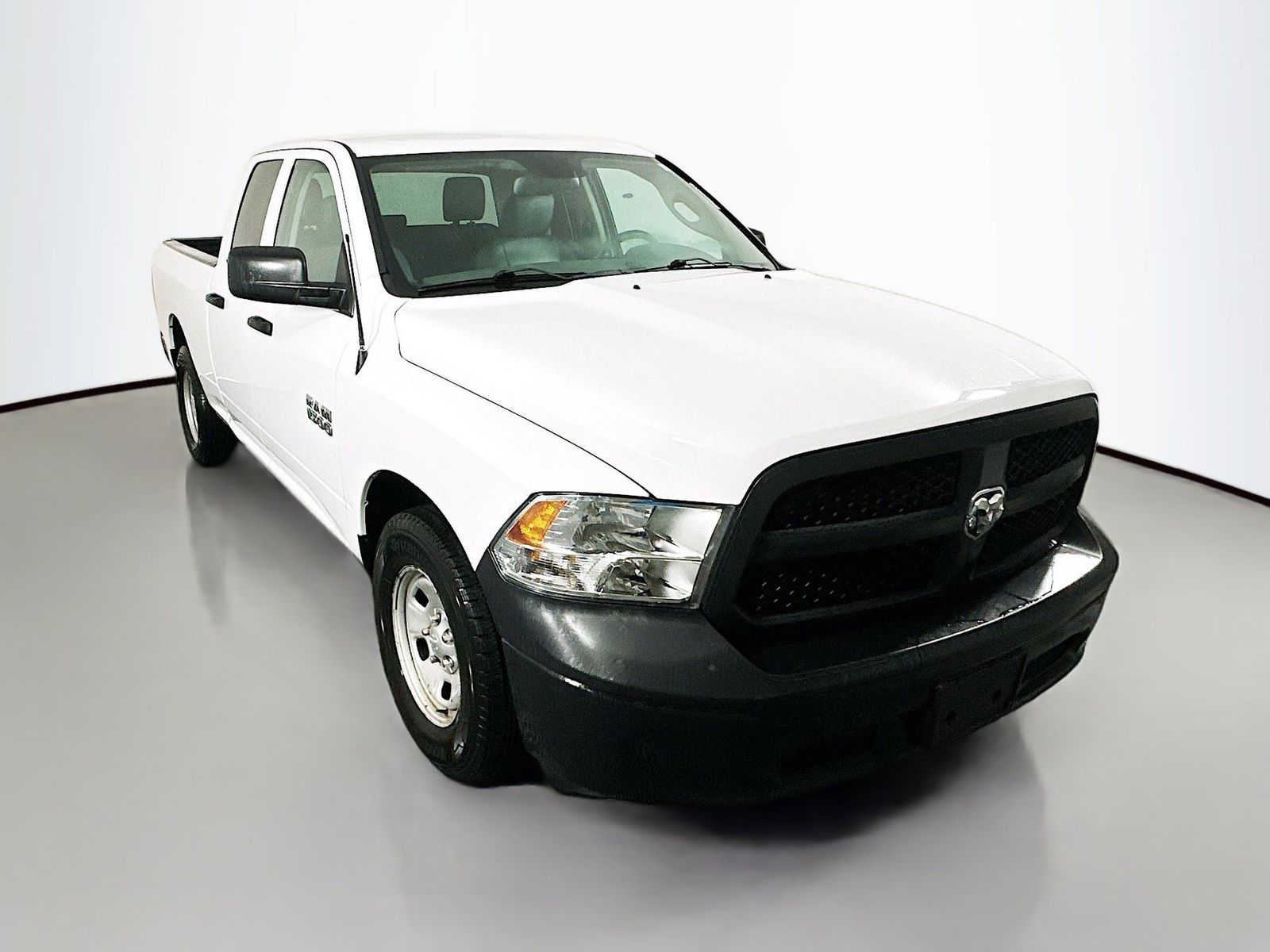Bright White Clearcoat 2016 RAM 1500 Pickup Truck 4X2 8-Speed Automatic