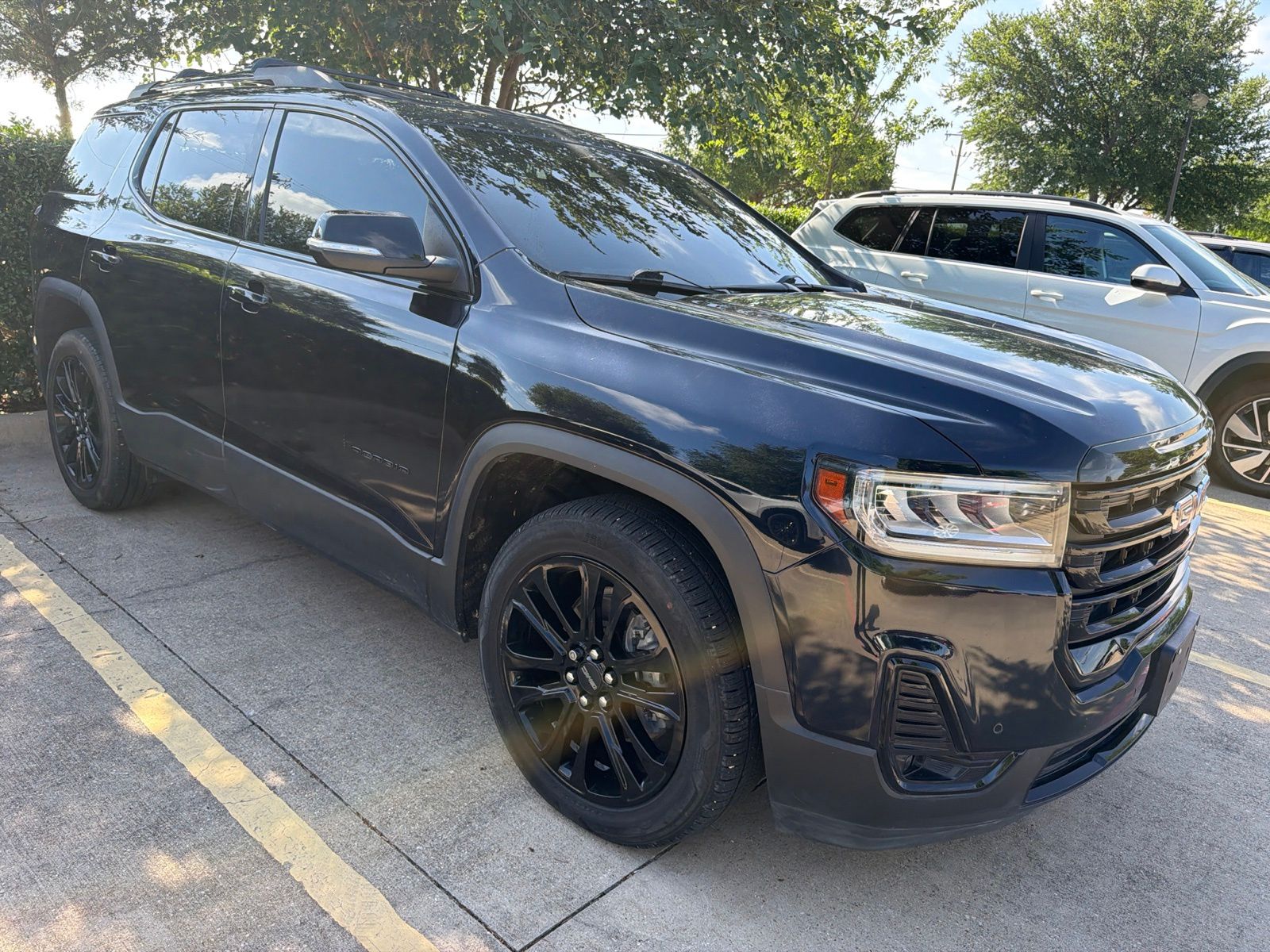 used 2022 GMC Acadia car, priced at $23,900