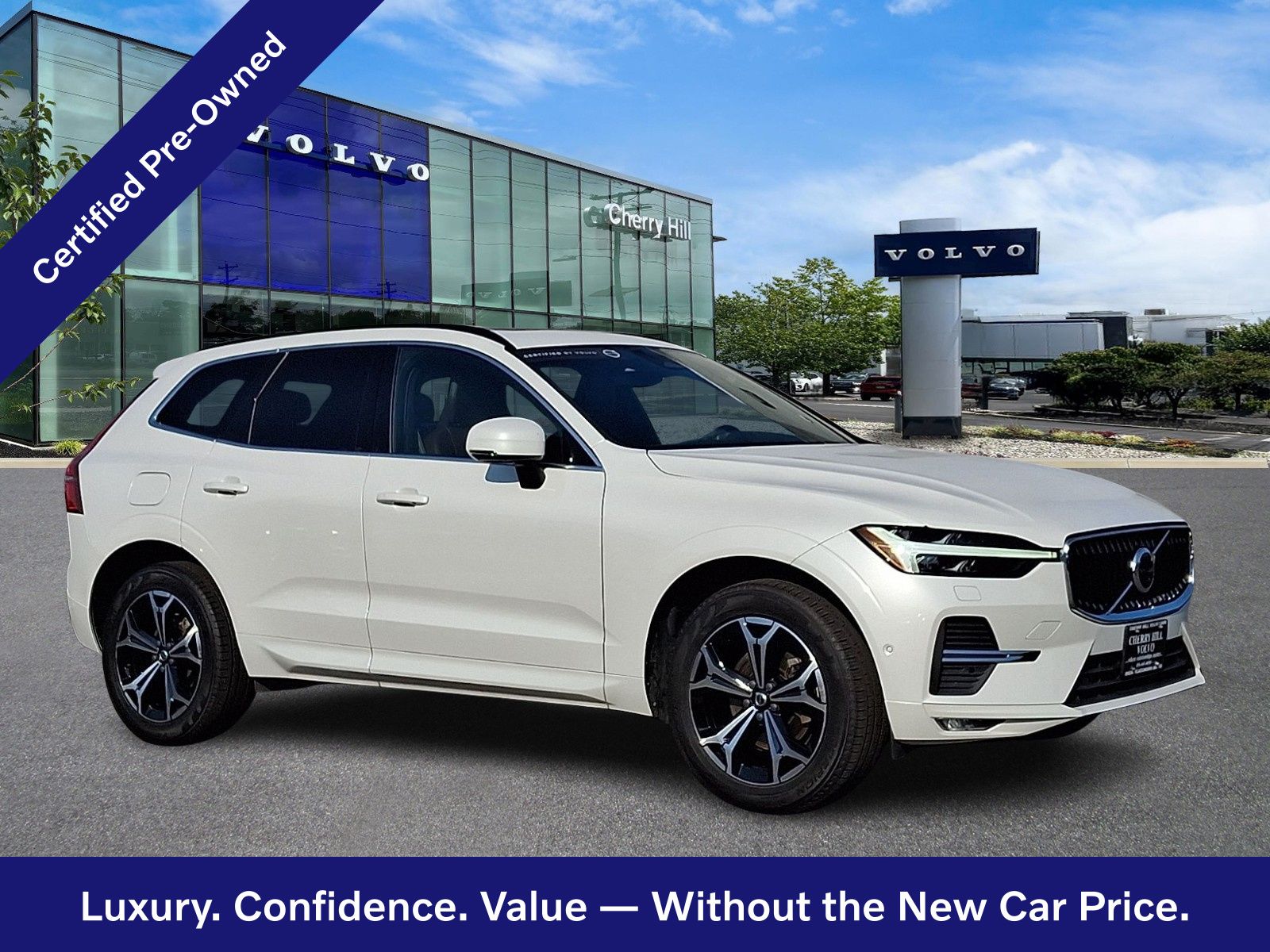 Crystal White 2022 Volvo XC60 SUV / Crossover All-Wheel Drive Automatic