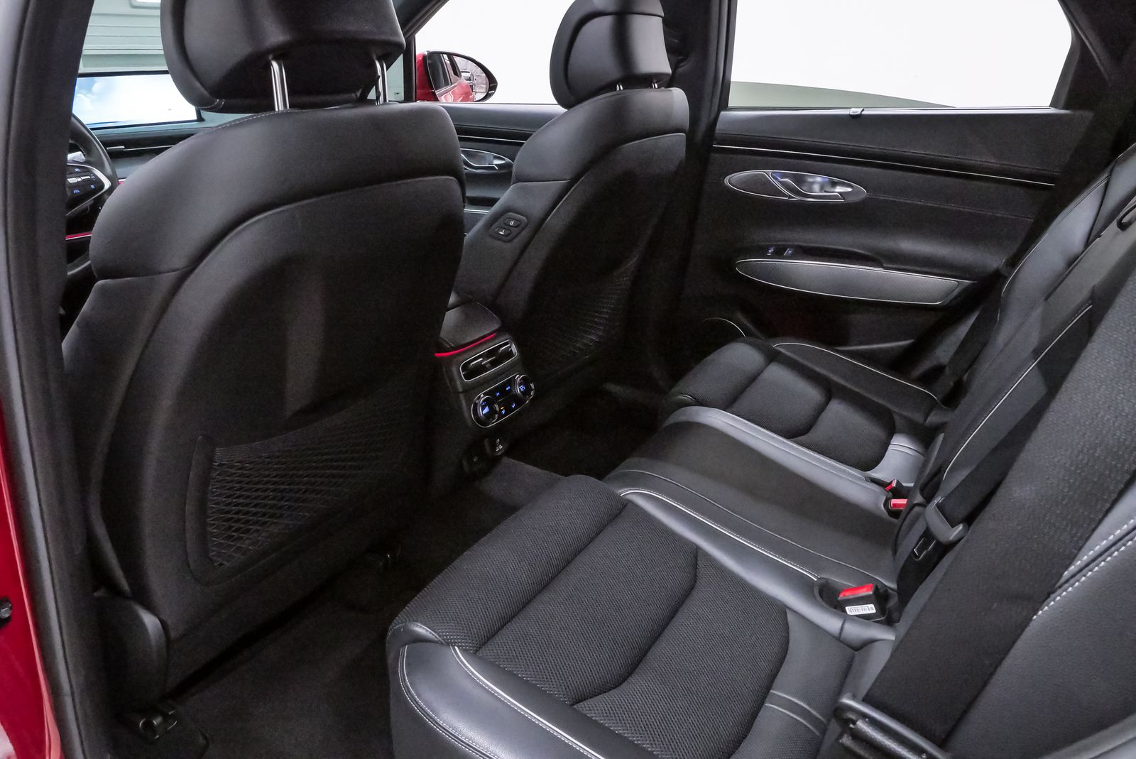 2024 Genesis GV70 2.5T Sport Prestige - 10