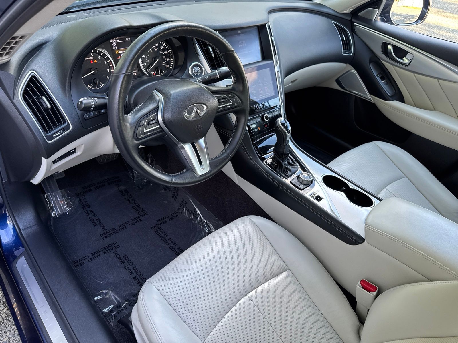 Used 2022 Grand Blue INFINITI LUXE image 38