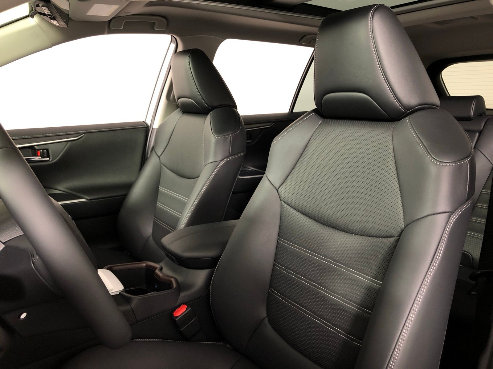 Thumbnail: 2025 Toyota RAV4 - 10