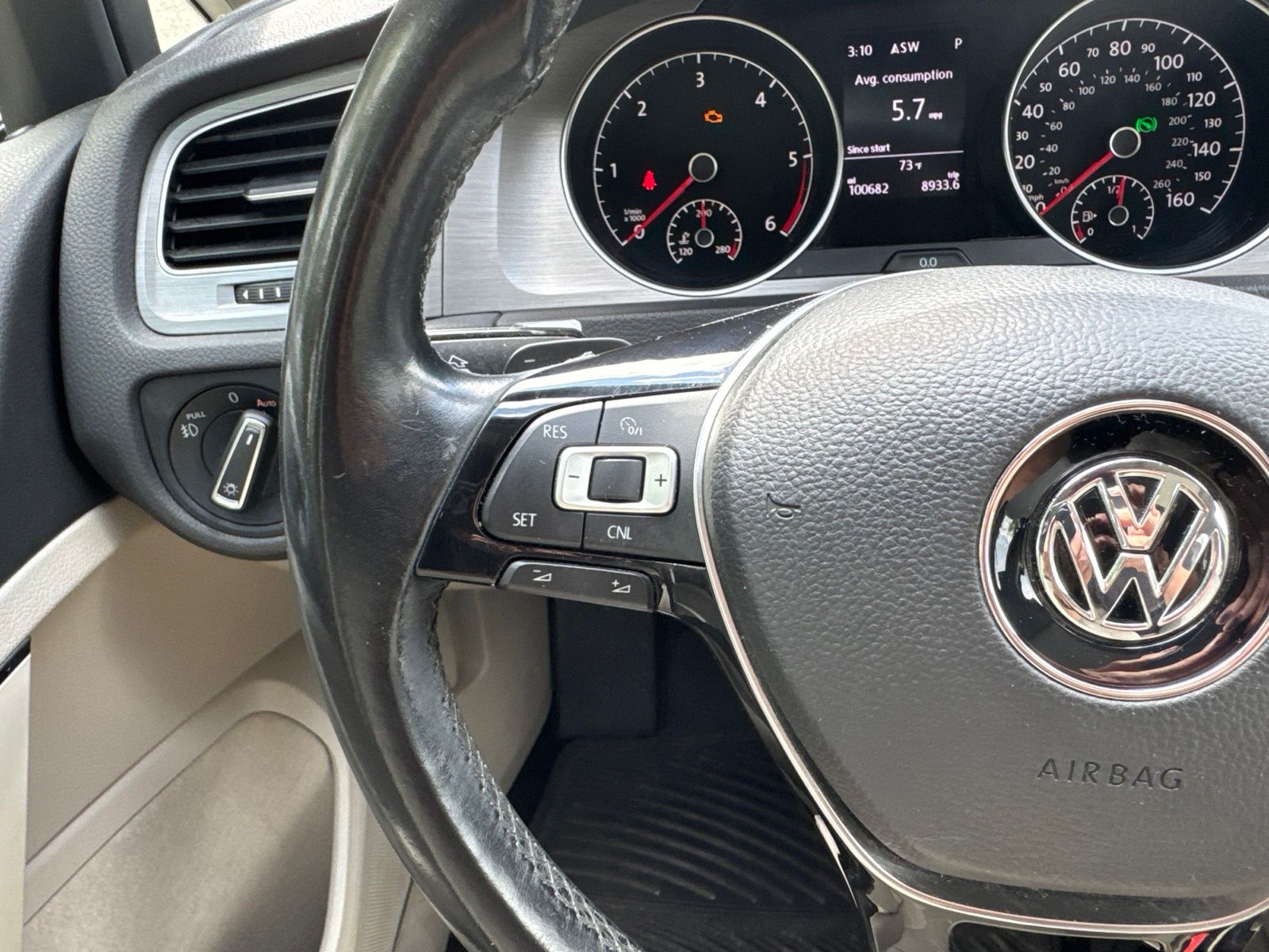 Used 2015 Black Volkswagen TDI SE 4-Door image 16