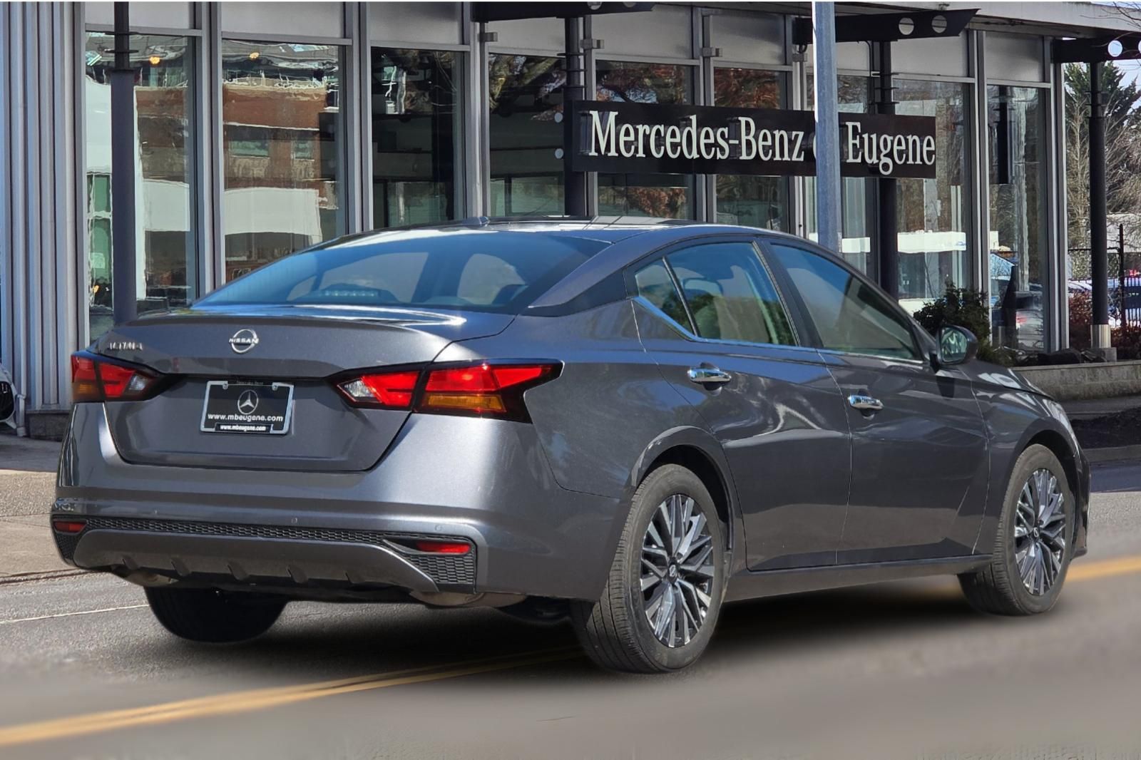 Used 2025 Nissan Altima Sedan