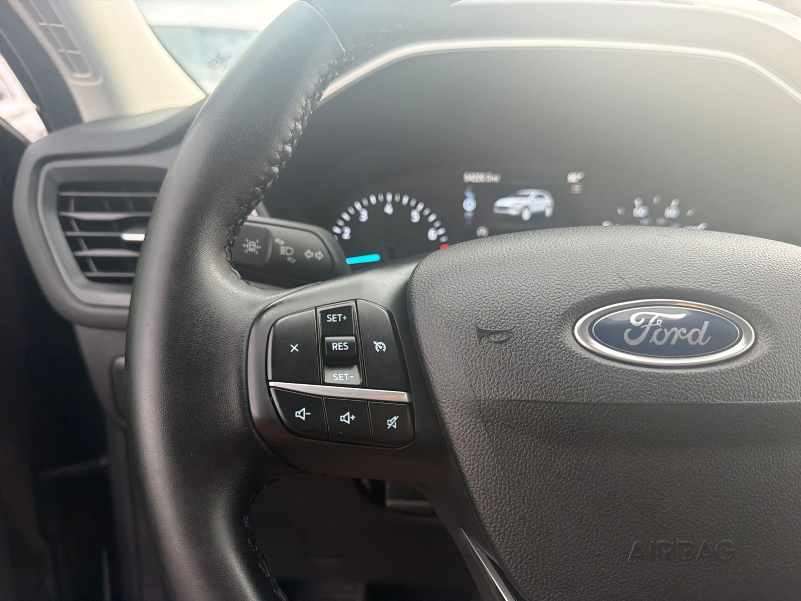 Certified Used 2022 Blue Metallic Ford SE image 20