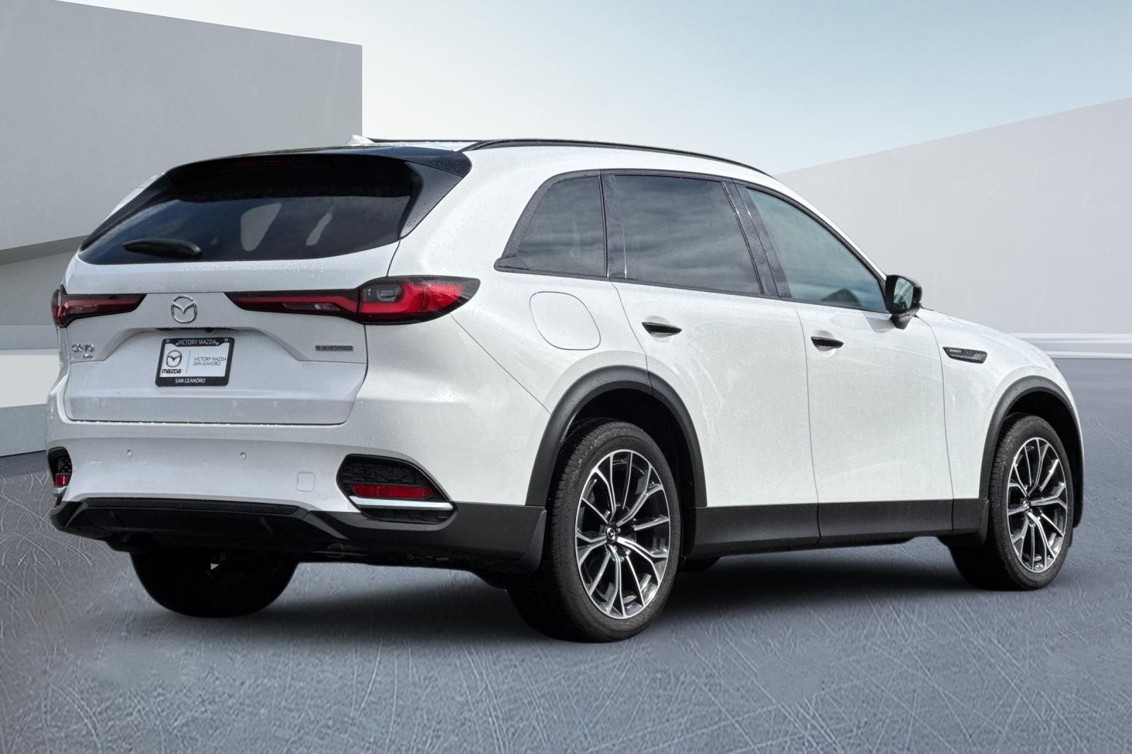 Used 2025 White Mazda Premium image 3