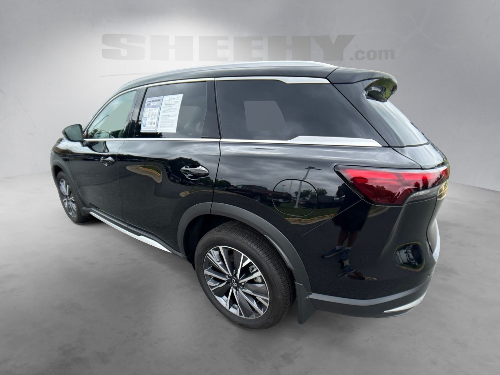 Used 2026 Black INFINITI LUXE image 17