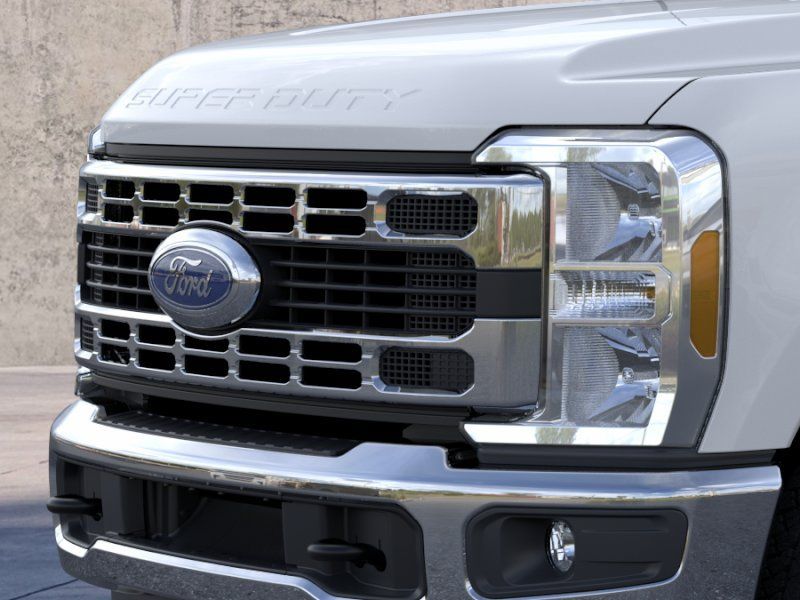 New 2026 Oxford White Ford XLT image 17