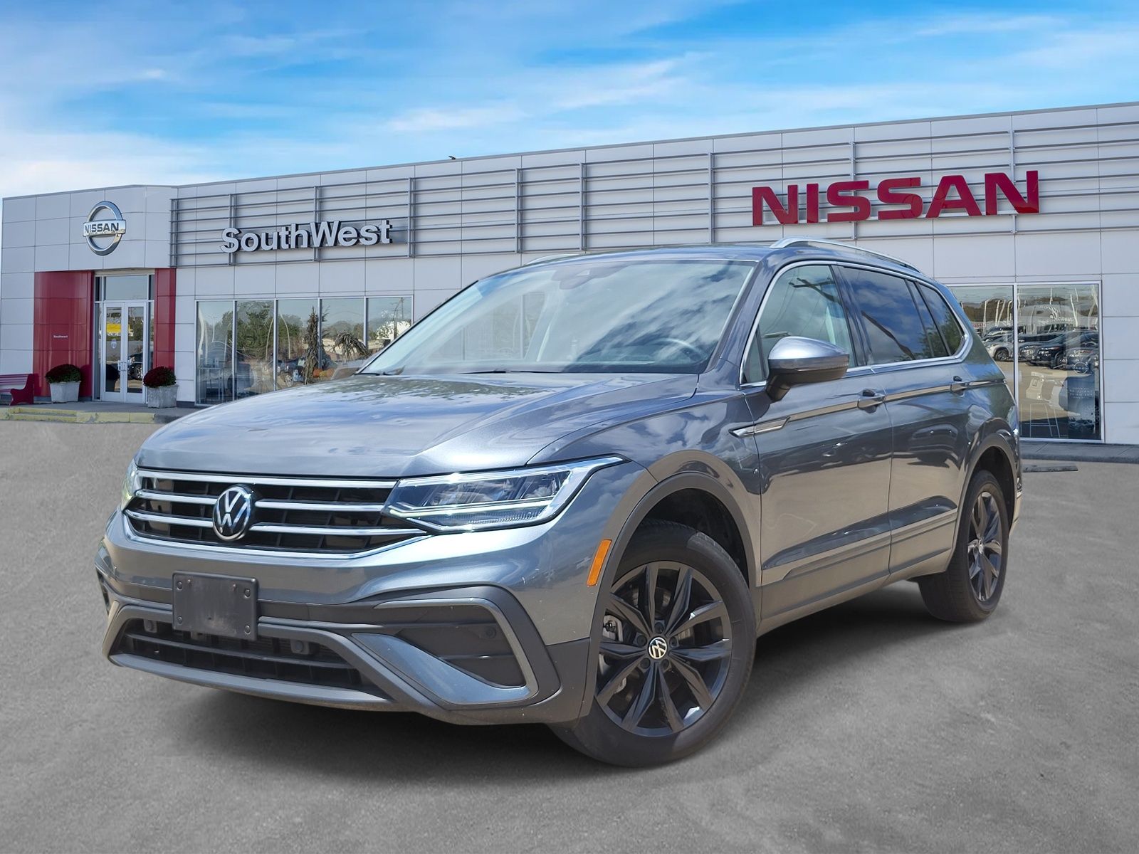 Platinum Gray Metallic 2024 Volkswagen Tiguan SUV / Crossover Front-Wheel Drive 8-Speed Automatic