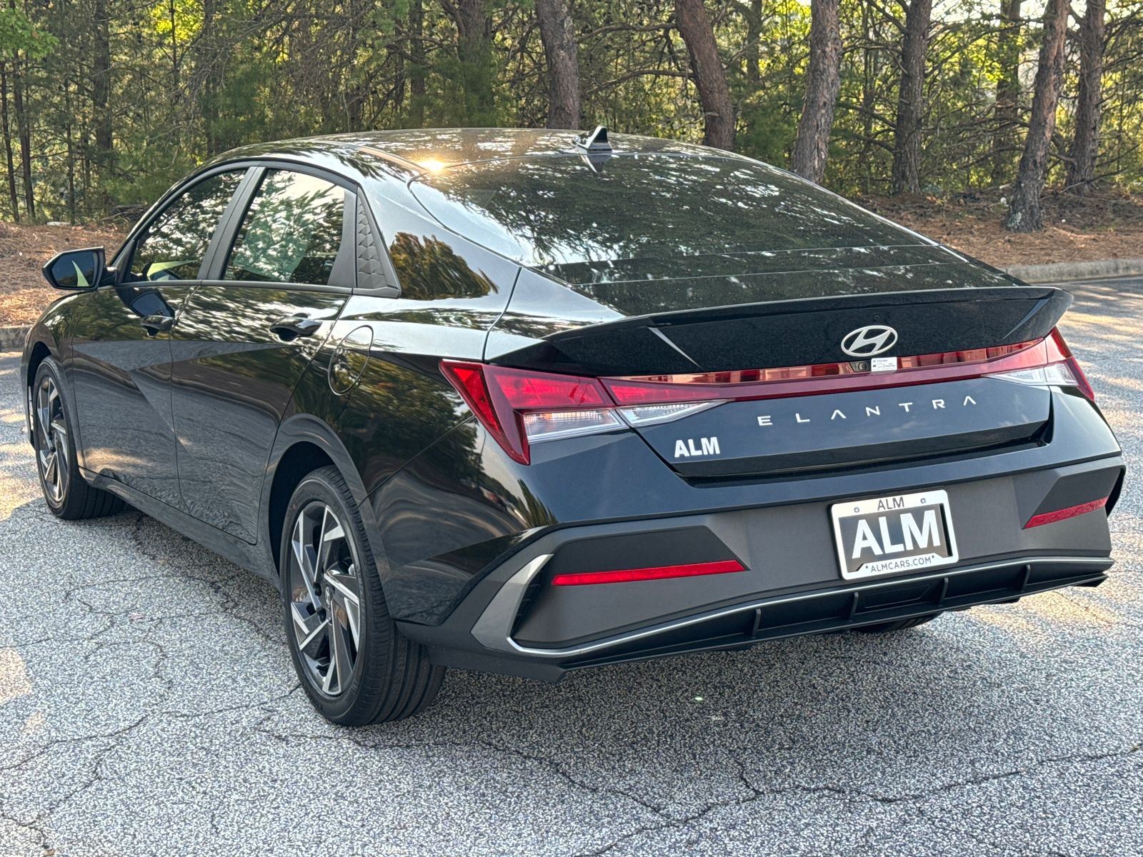 2025 Hyundai Elantra SEL Sport photo 4